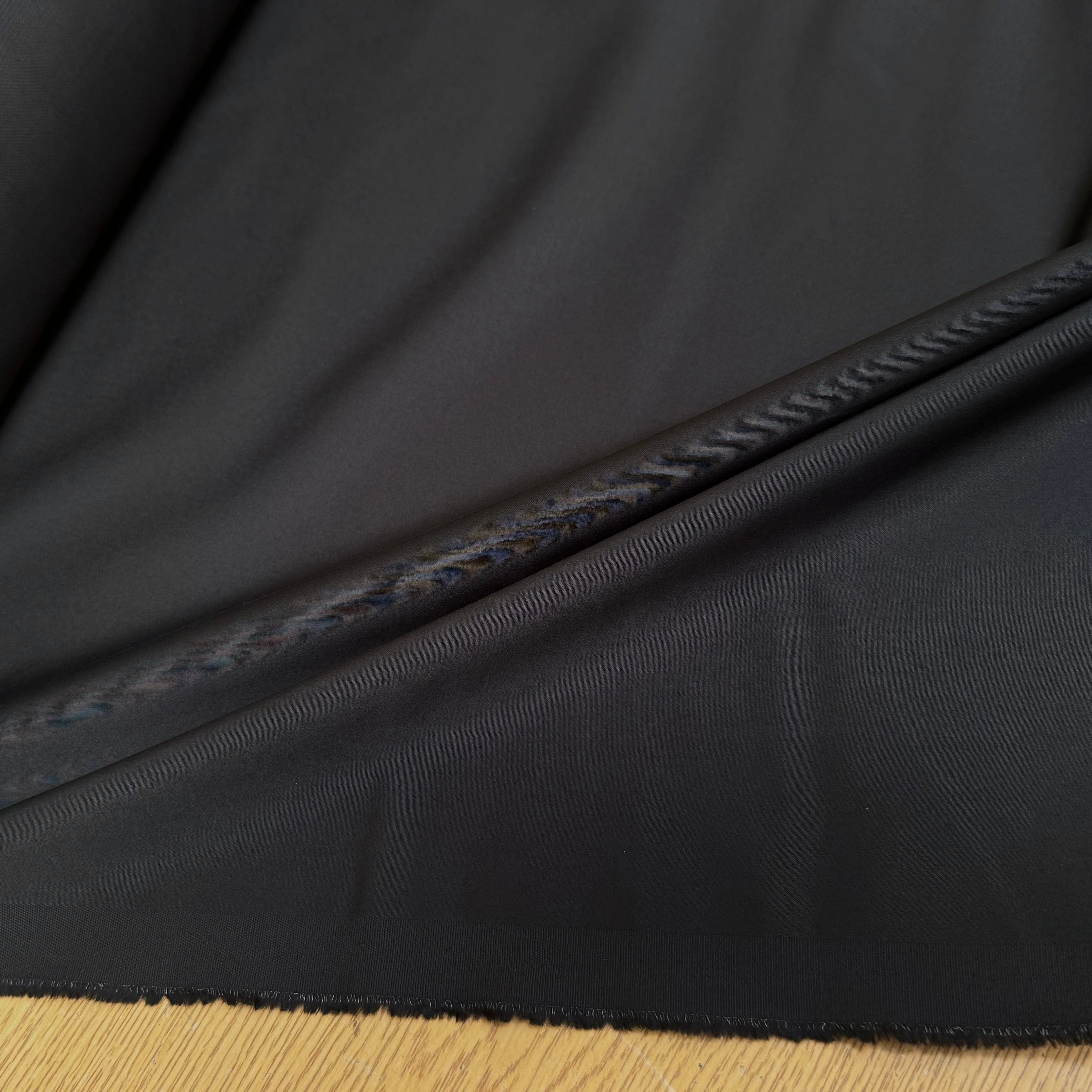 SATIN DE COTON UNI NOIR QUALITÉ COUTURE - My Little Coupon