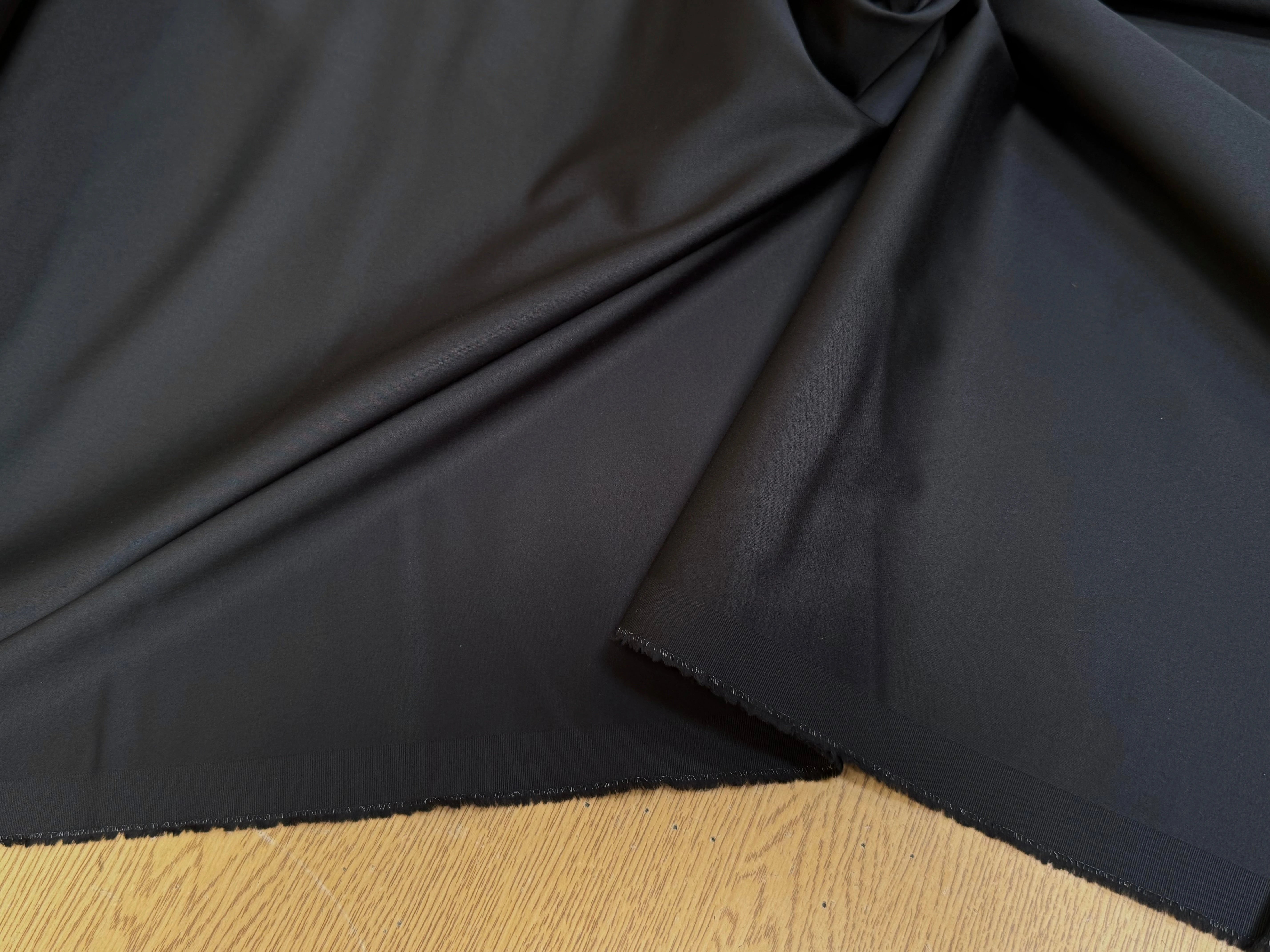 SATIN DE COTON UNI NOIR QUALITÉ COUTURE - My Little Coupon