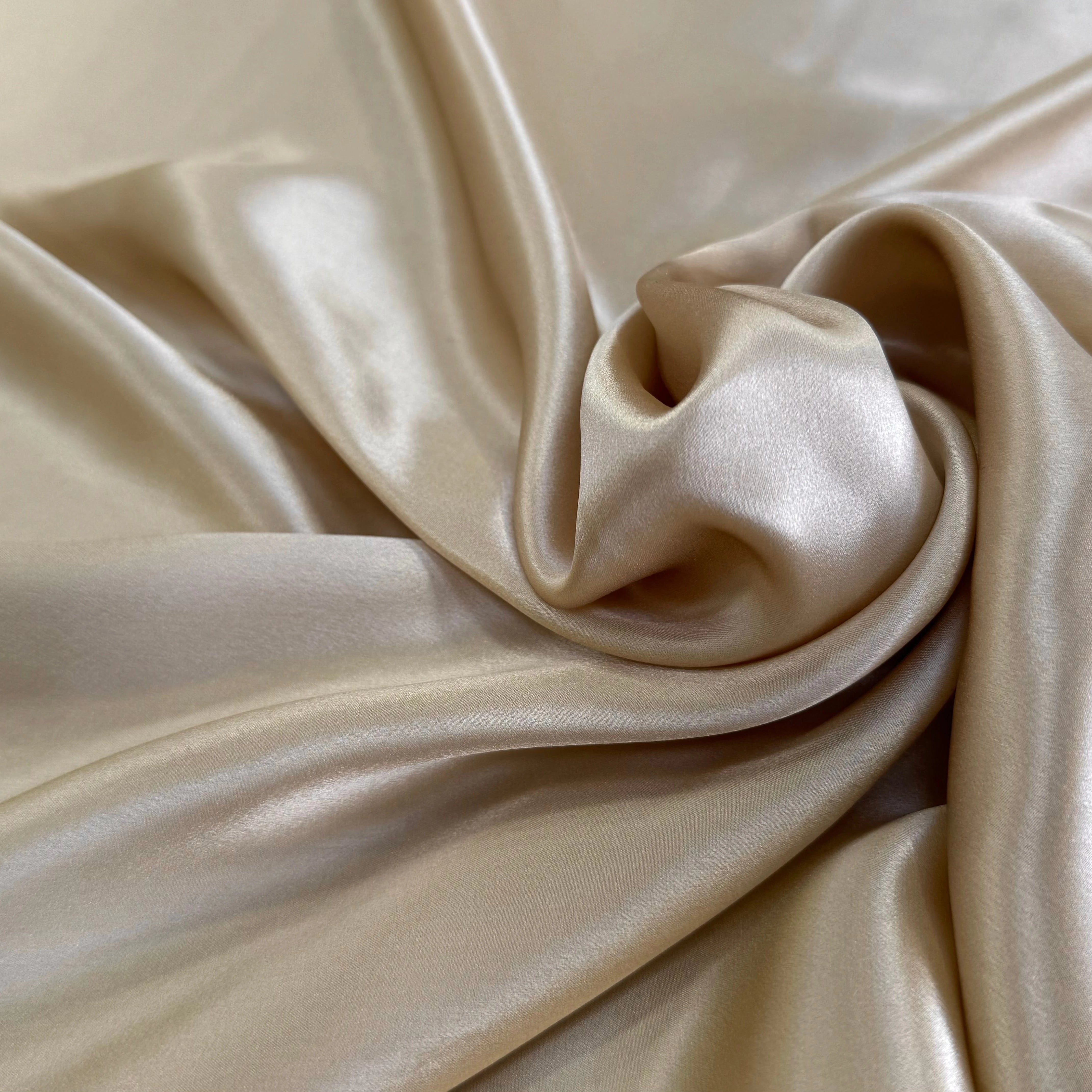SATIN DE SOIE FLUIDE 110 DE LAIZE BEIGE CHIC - My Little Coupon