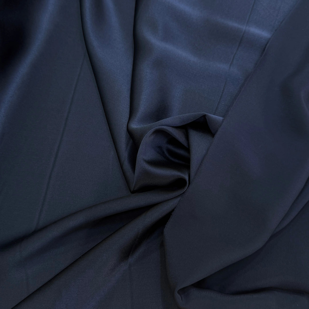 SATIN DE SOIE FLUIDE BLEU MARINE ULTRA CHIC - My Little Coupon