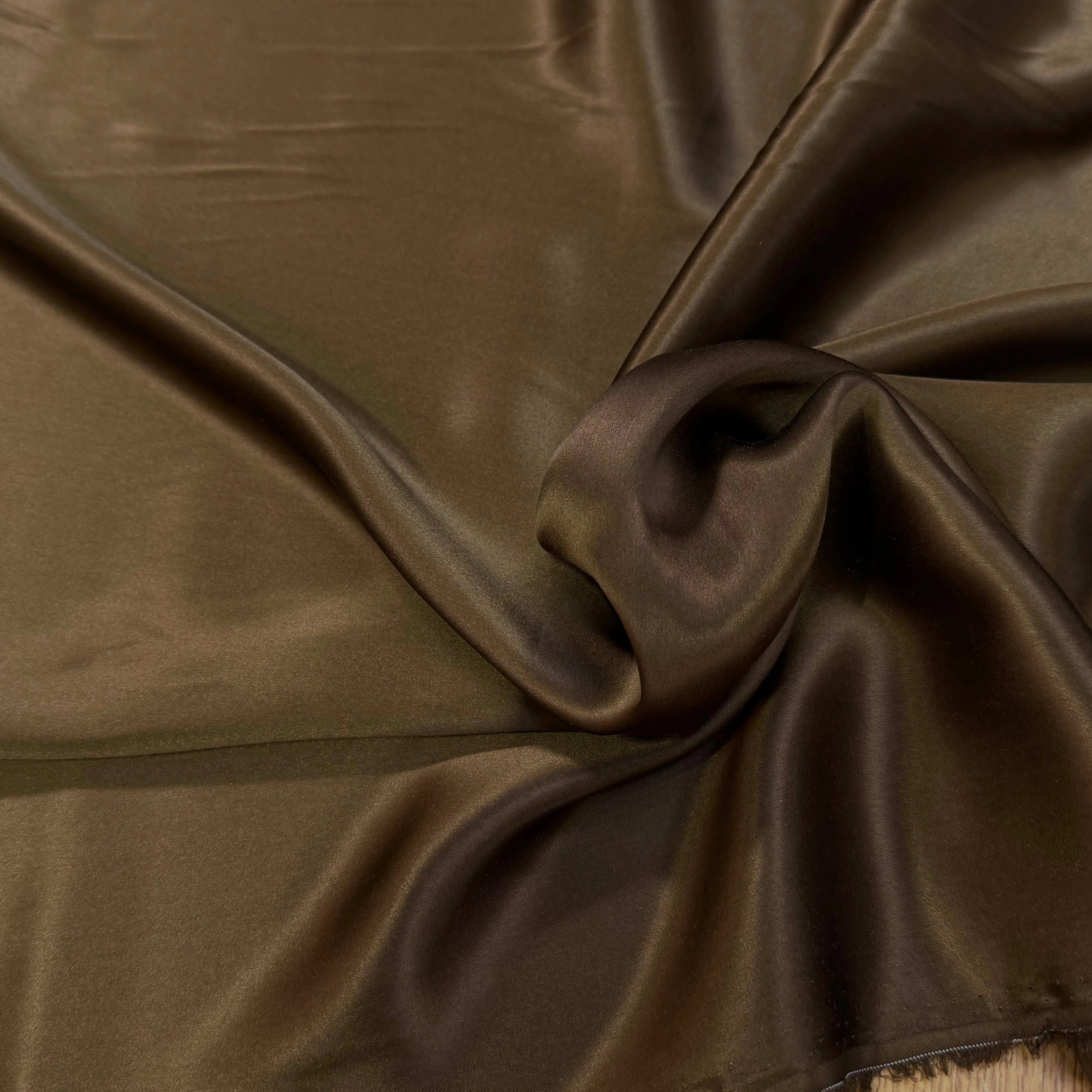 SATIN DE SOIE FLUIDE MARRON CHOCOLAT - My Little Coupon