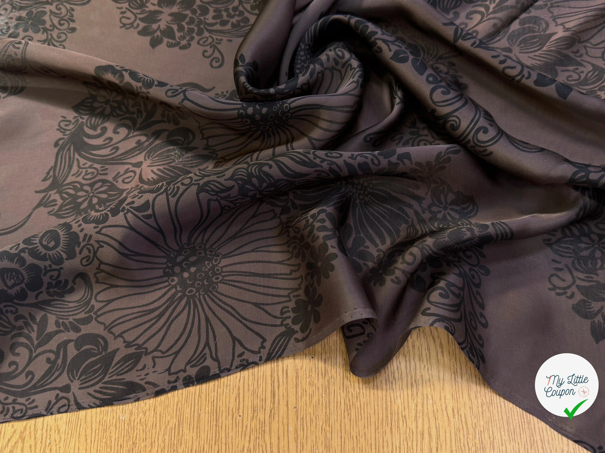 SATIN DE SOIE FLUIDE SMOKY BROWN IMPRIMÉ BASE DE FLEURS - My Little Coupon