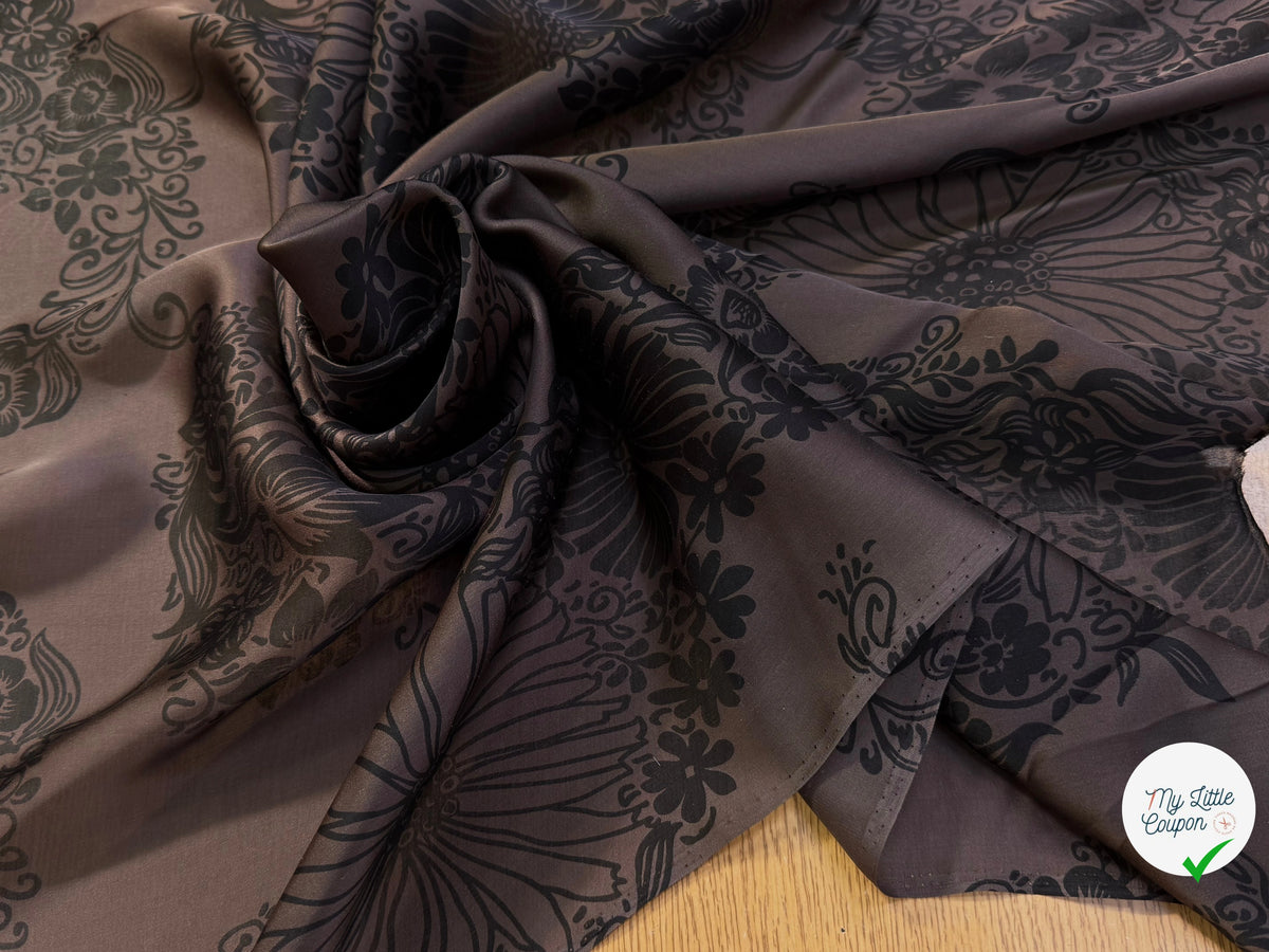 SATIN DE SOIE FLUIDE SMOKY BROWN IMPRIMÉ BASE DE FLEURS - My Little Coupon