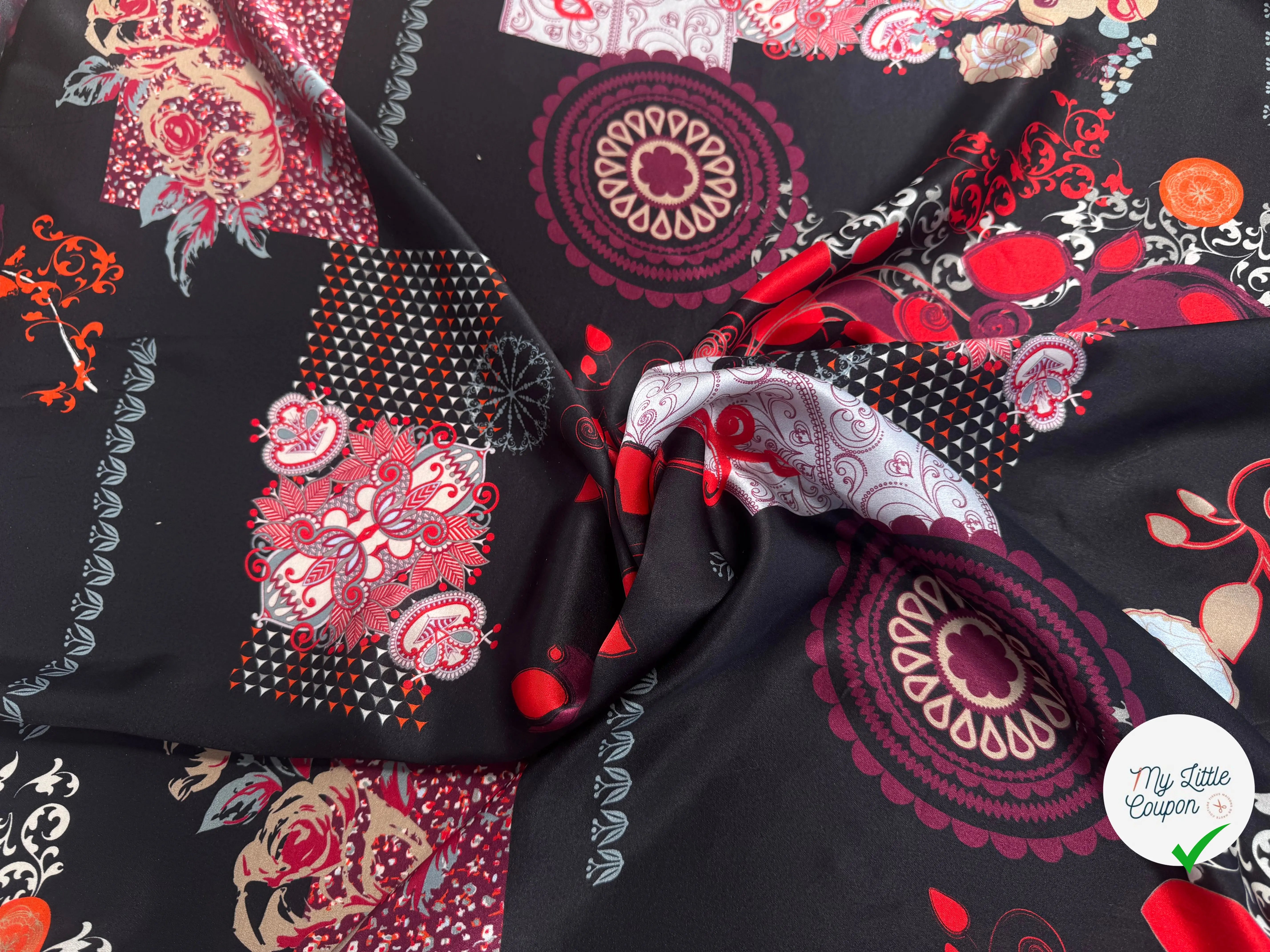 SATIN DE SOIE FOND NOIR MOTIFS ROUGE ET BLANC - My Little Coupon