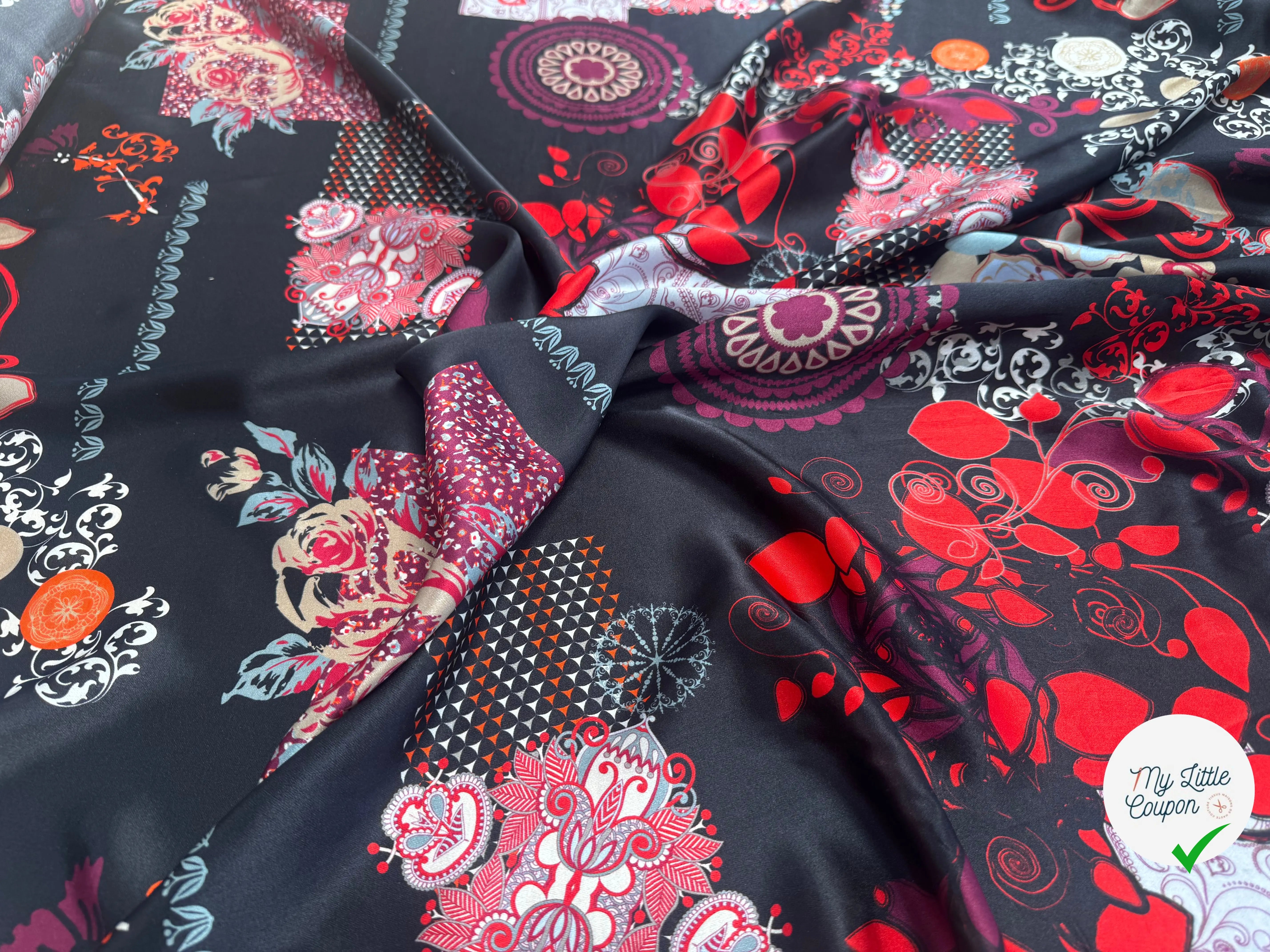 SATIN DE SOIE FOND NOIR MOTIFS ROUGE ET BLANC - My Little Coupon