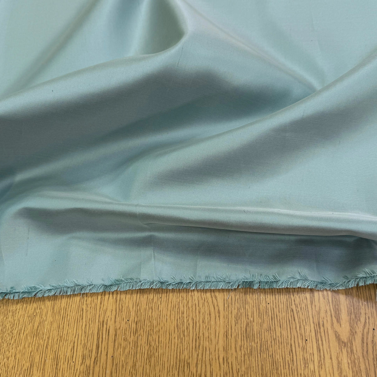 SATIN DE SOIE TYPE DUCHESSE TEXTURÉ BELLE TENUE VERT D'EAU - My Little Coupon