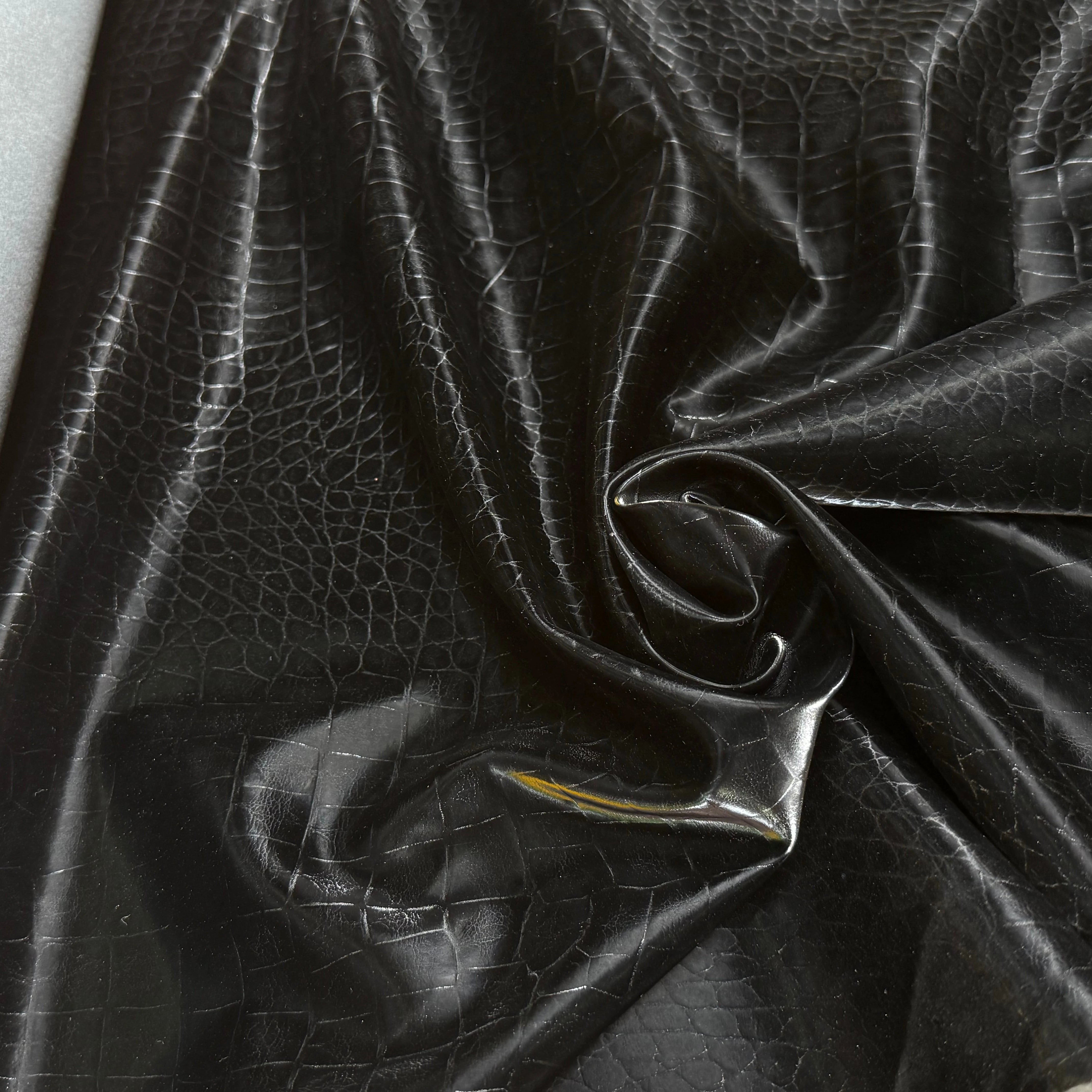 SATIN FAUX CUIR CROCODILLE NOIR STRETCH - My Little Coupon