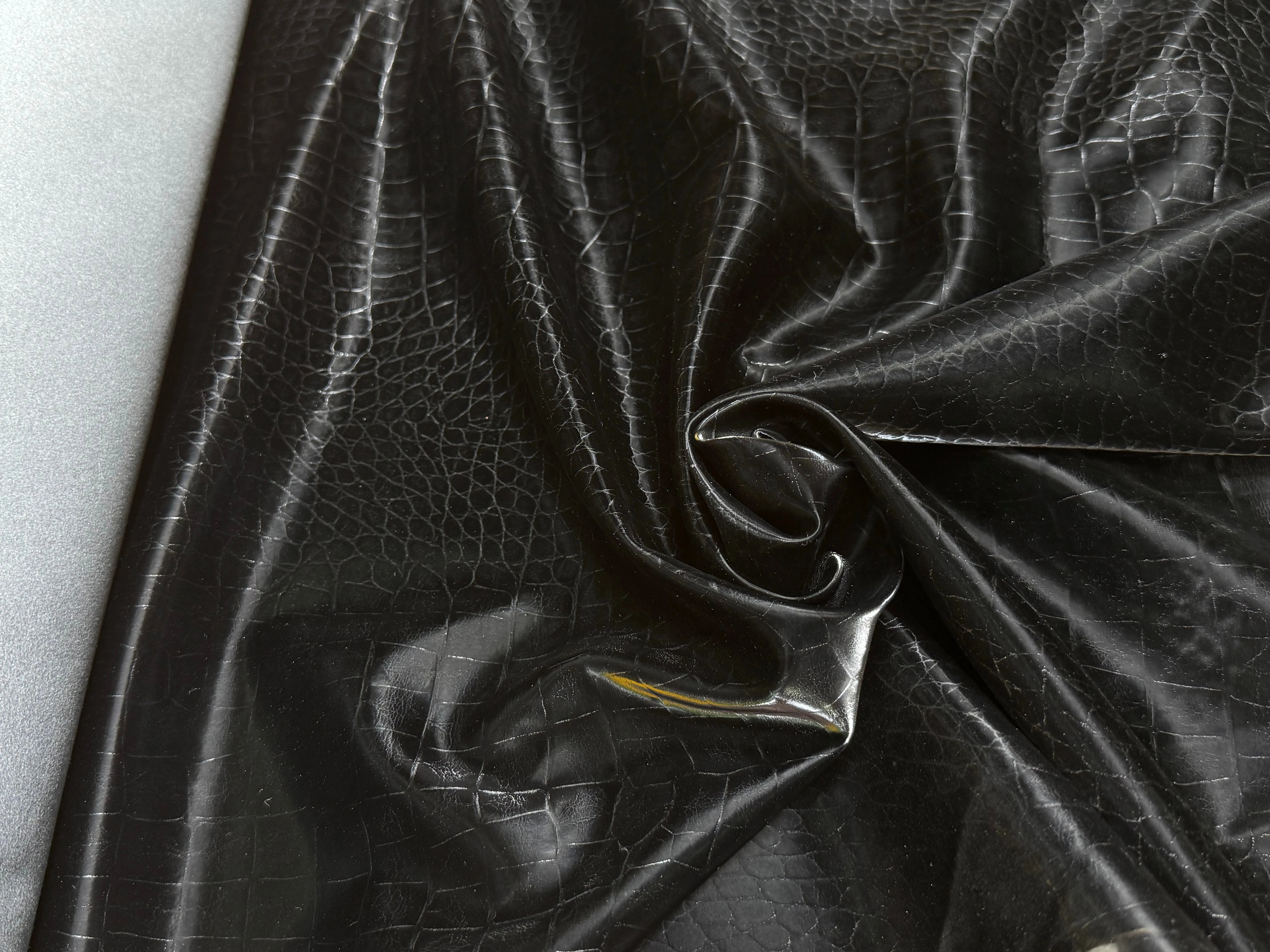 SATIN FAUX CUIR CROCODILLE NOIR STRETCH - My Little Coupon
