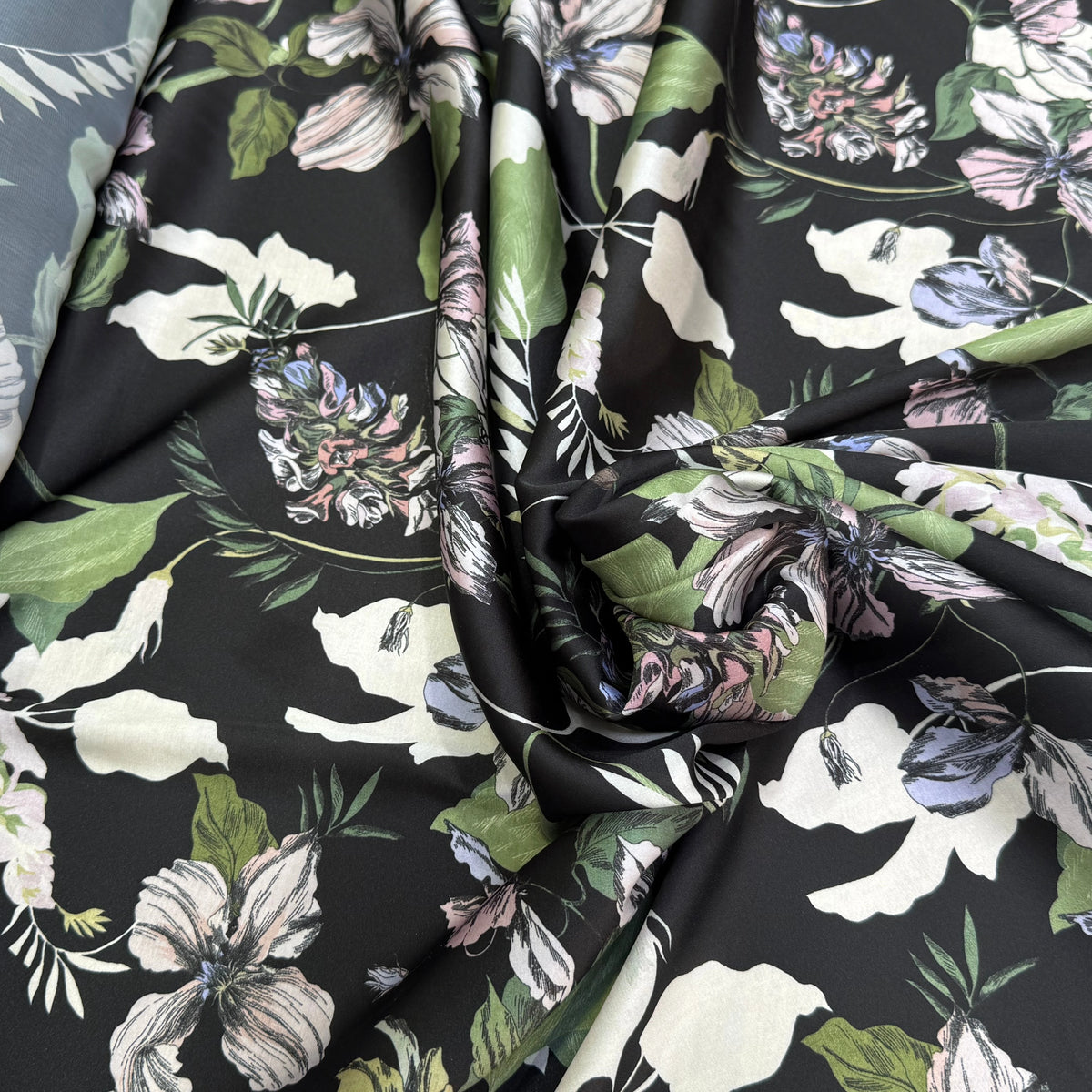 SATIN FLUIDE FOND NOIR SAVANE VERTE MULTICO CHIC - My Little Coupon