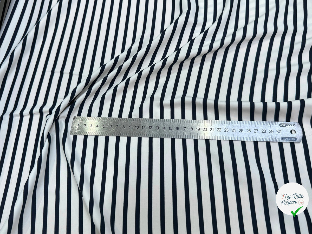 SATIN FLUIDE RAYURES BLEUES HORIZONTALES FOND ÉCRU STRETCH - My Little Coupon