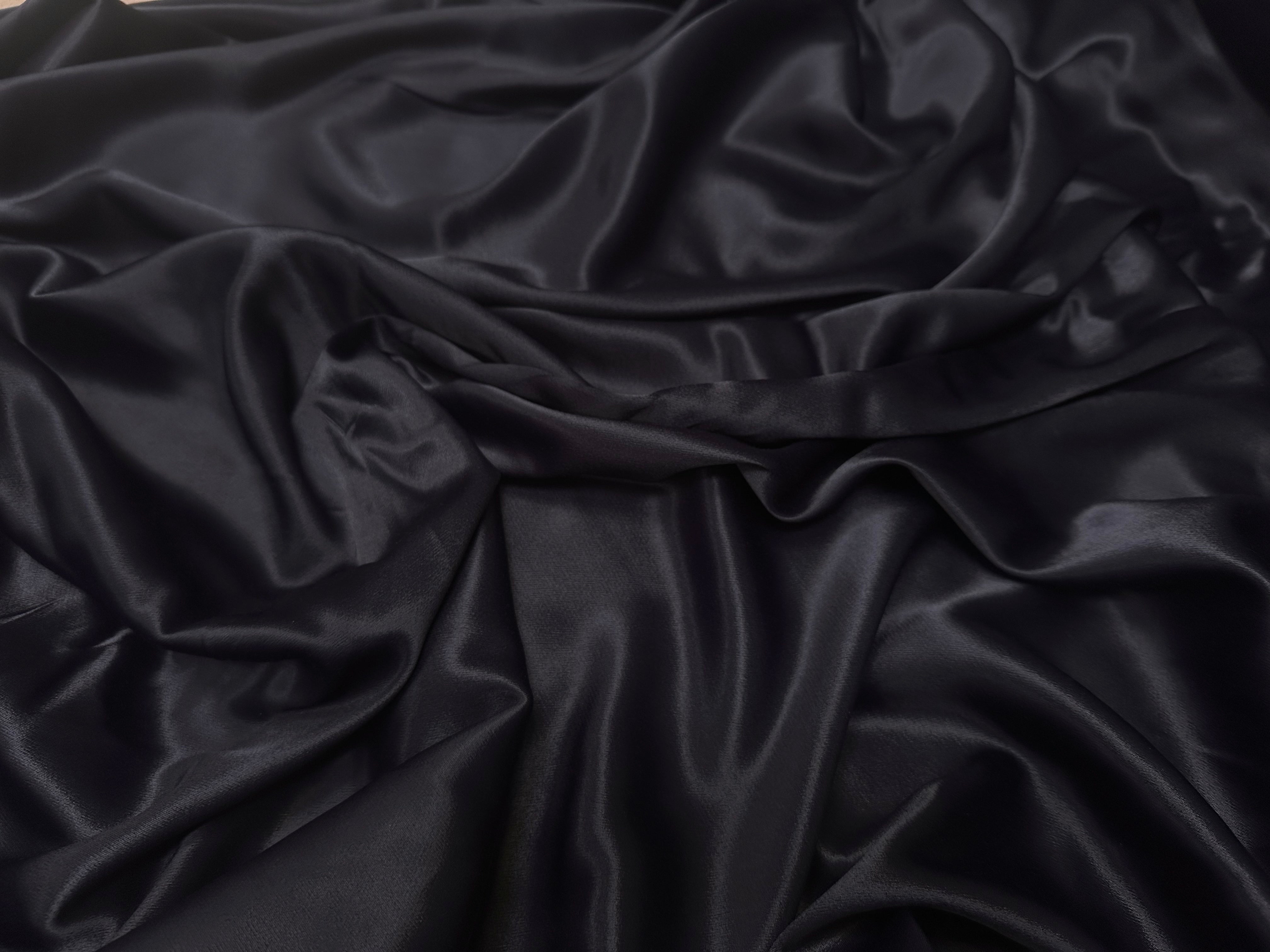 SATIN RICHE VISCOSE NOIR LEGEREMENT STRETCH - My Little Coupon