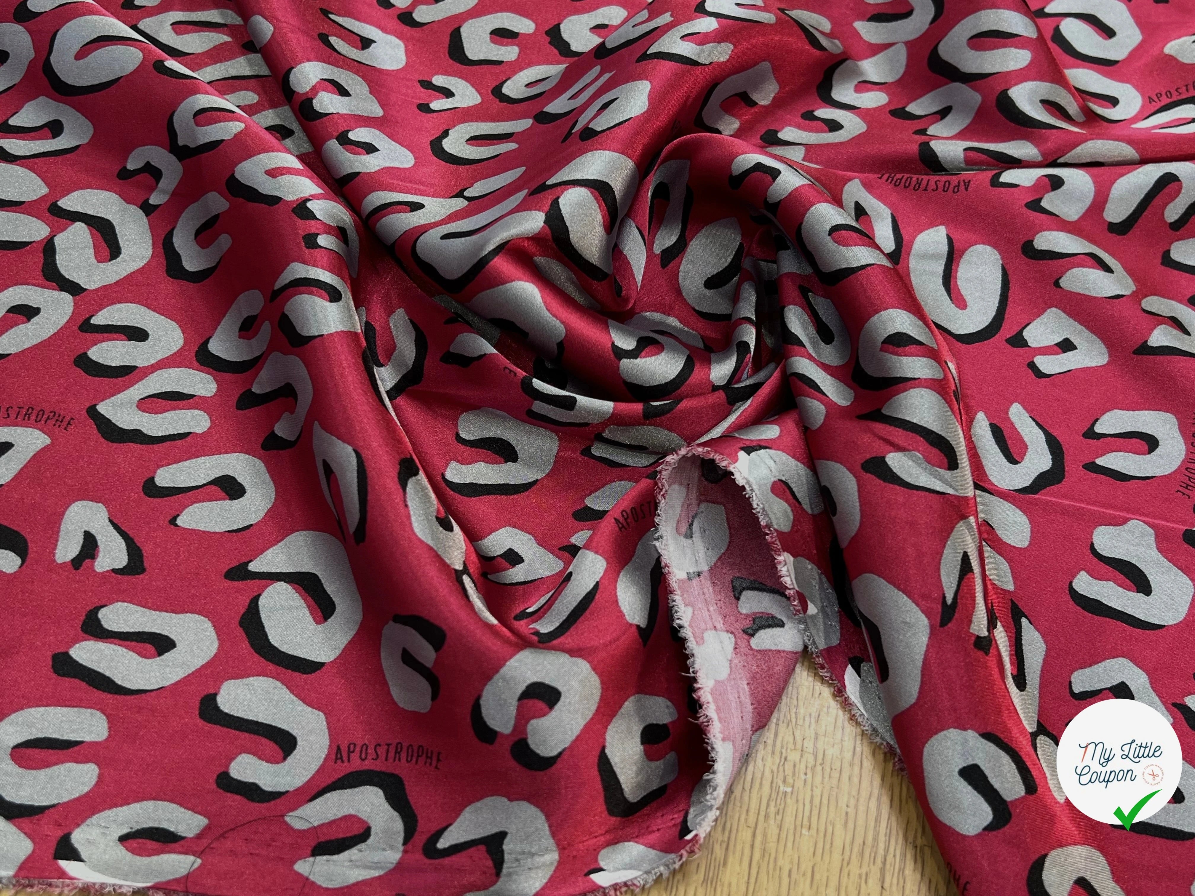 SATIN STRETCH ROUGE MOTIFS GRIS - My Little Coupon