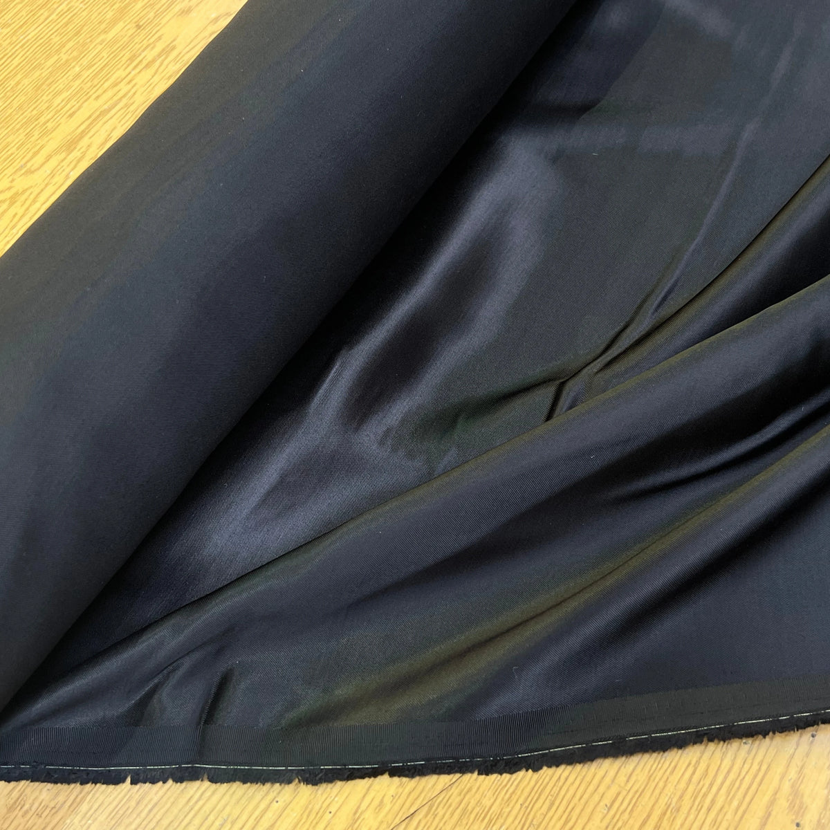 SATIN VISCOSE DOUX TOUCHER TOMBER FLUIDE NOIR - My Little Coupon