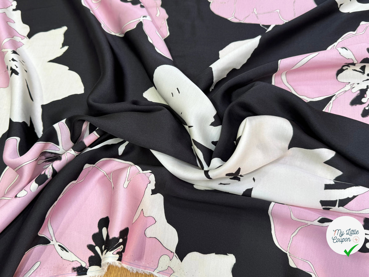 SATIN VISCOSE FLUIDE ET DOUCE FOND NOIR CHIC GROSSES FLEURS - My Little Coupon