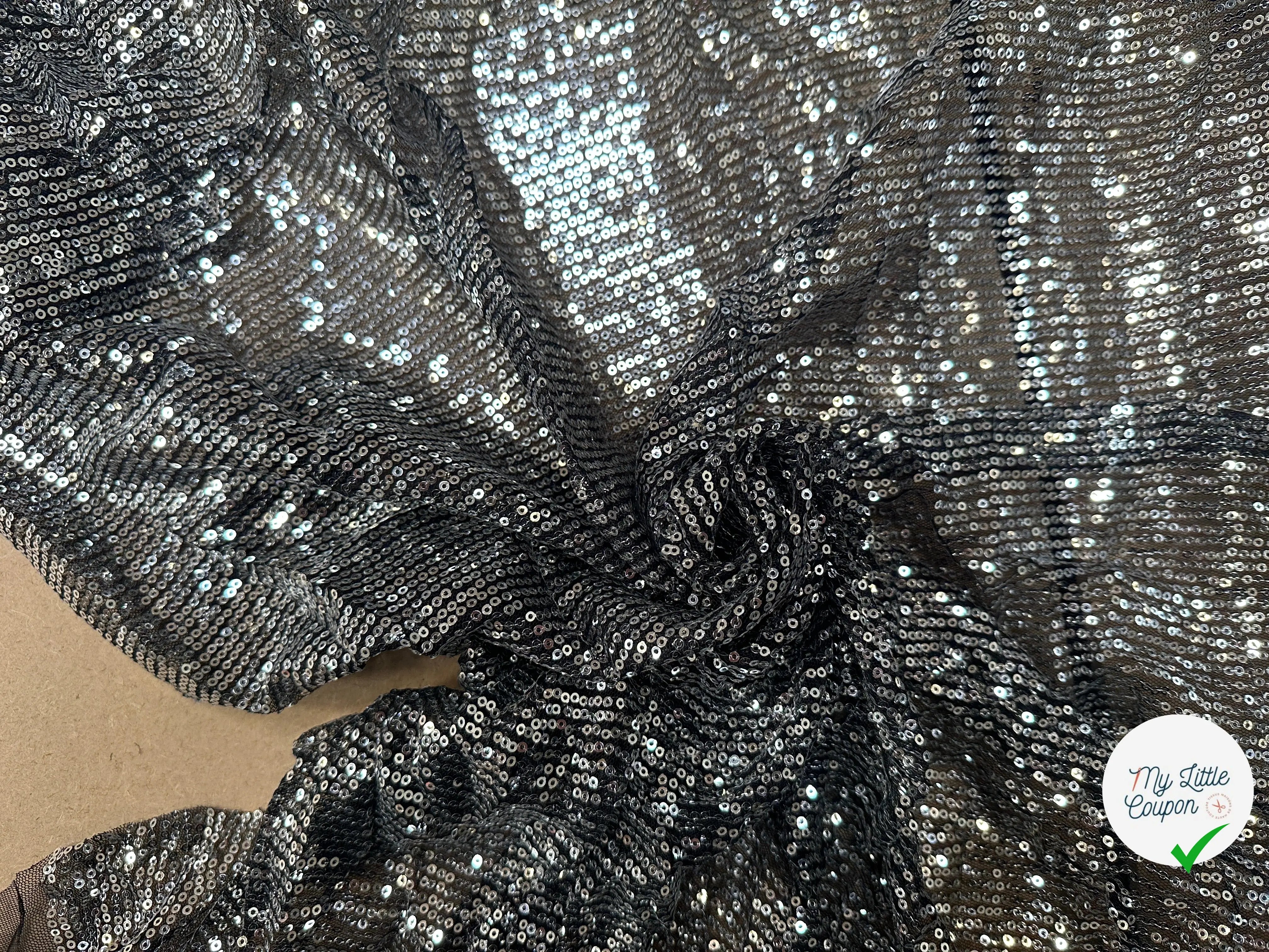 SEQUIN NUIT DE FOLIE 4 AM TOUJOURS PAS RENTRÉE - My Little Coupon