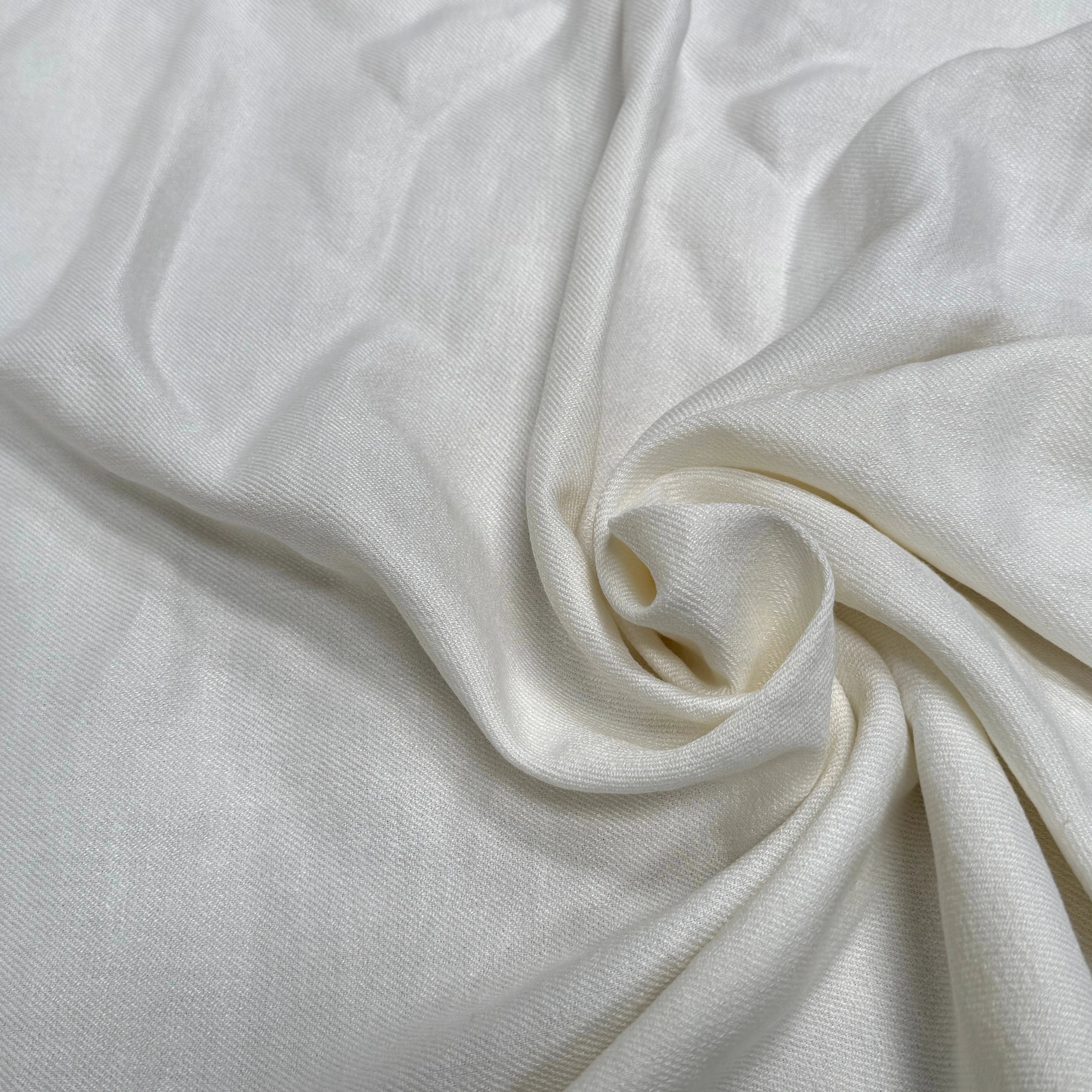 SERGÉ COTON VISCOSE LÉGÈREMENT SATINÉ BLANC CASSÉ - My Little Coupon