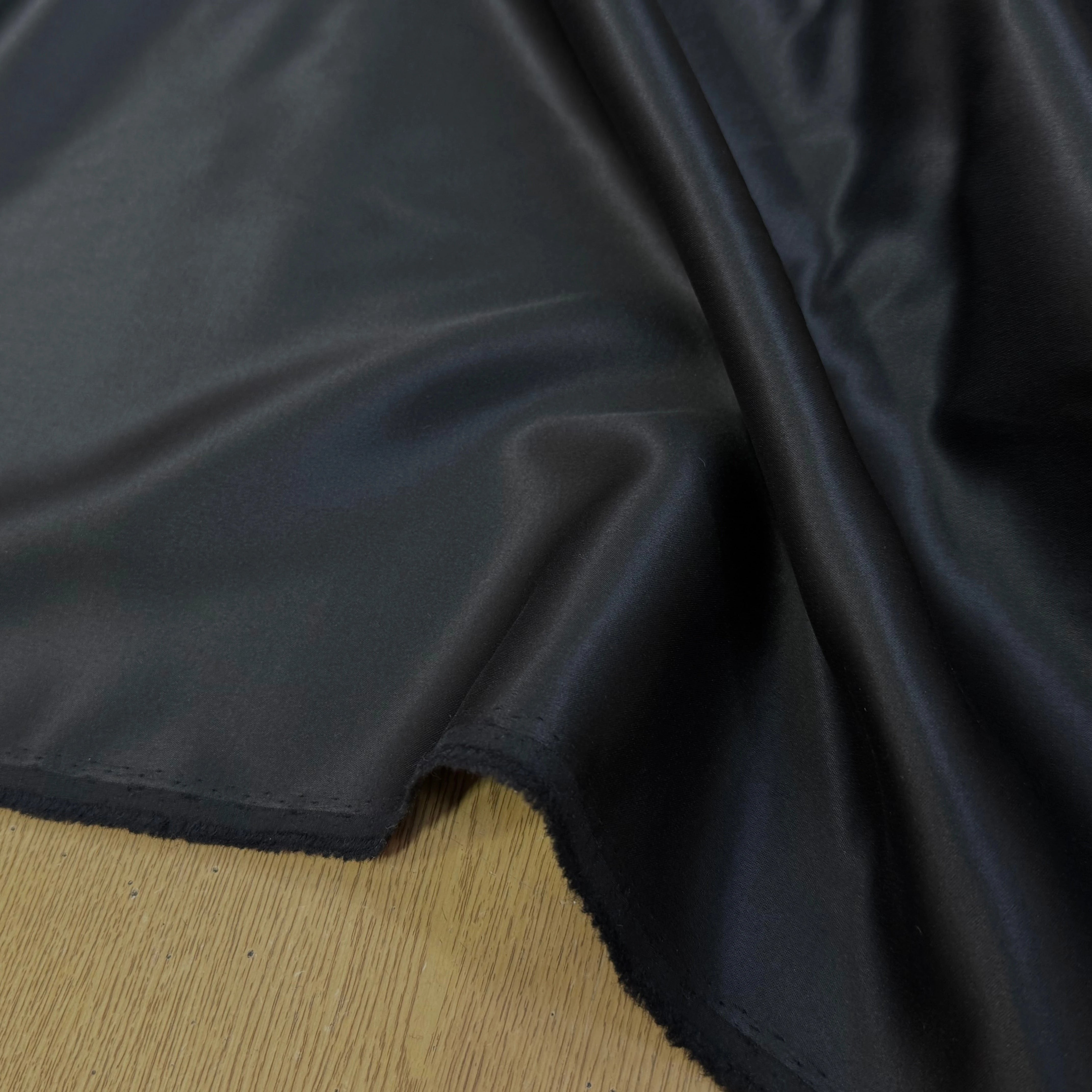 SERGÉ DE LAINE ENVERS SATIN BELLE TENUE NOIR STRETCH - My Little Coupon