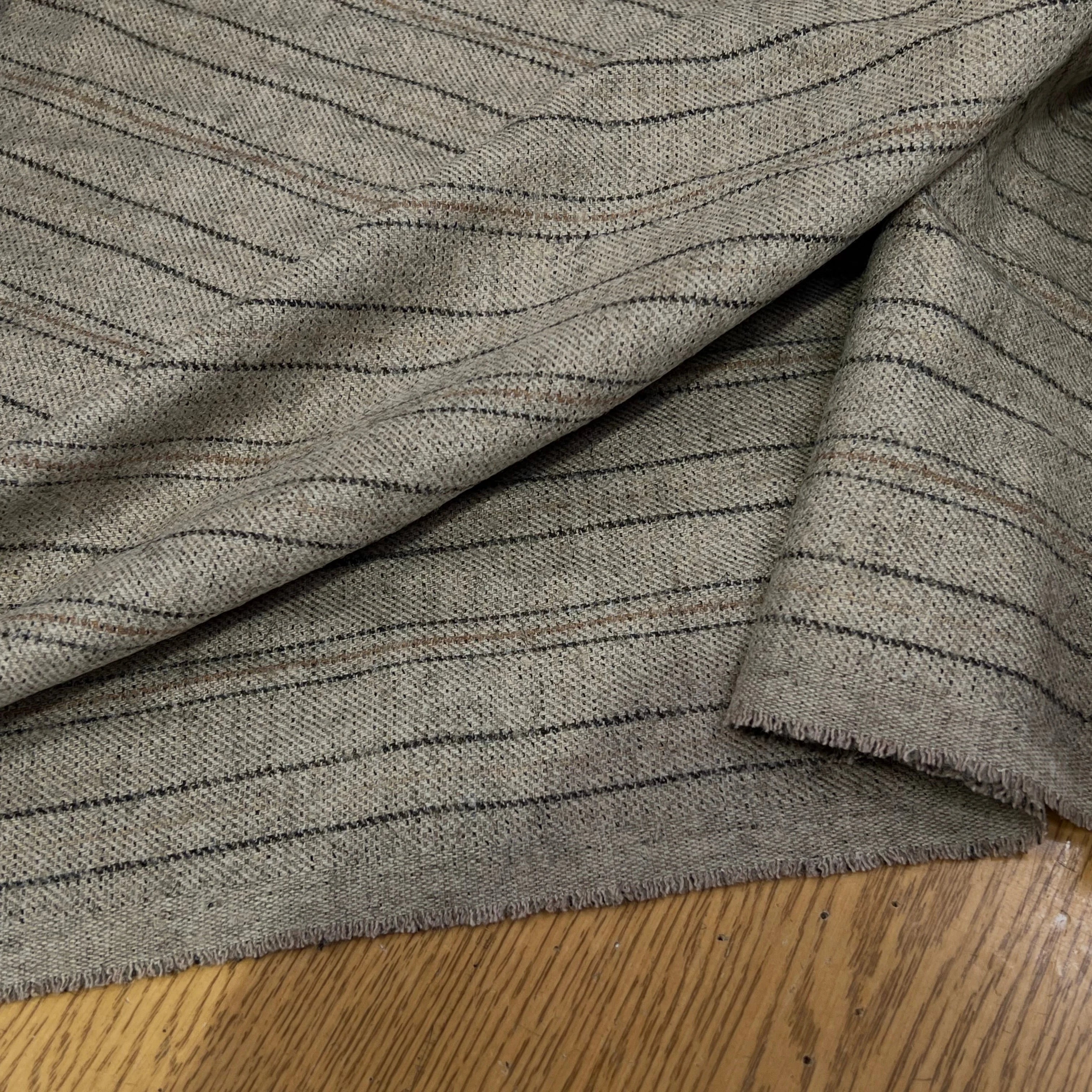 SERGÉ DE LAINE VISCOSE BEIGE RAYURES NOIR ET MARRON 31% LAINE 27% VISCOSE - My Little Coupon