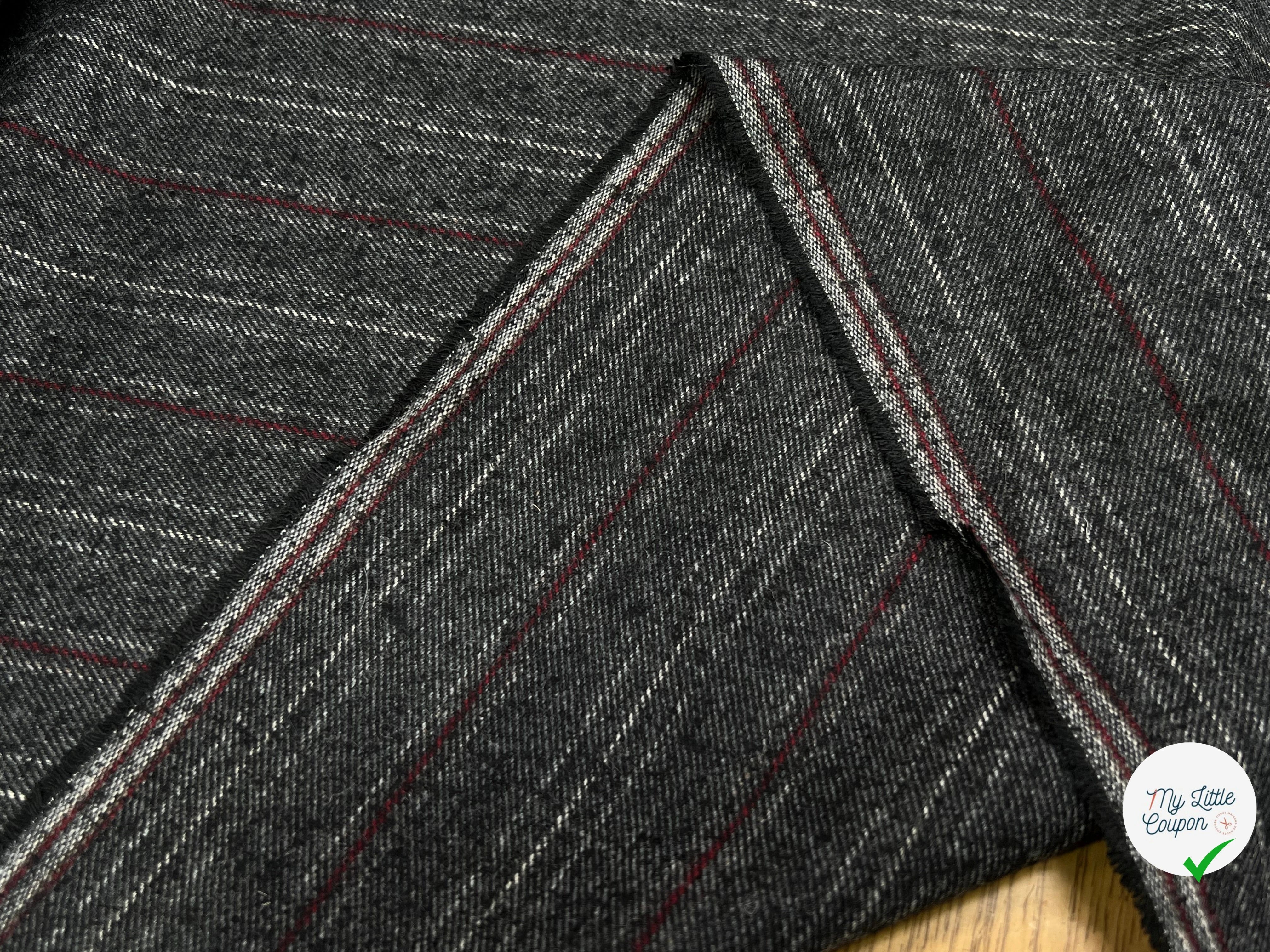 SERGÉ DE LAINE VISCOSE GRIS RAYURES ROUGE ET BLANC 31% LAINE 27% VISCOSE - My Little Coupon