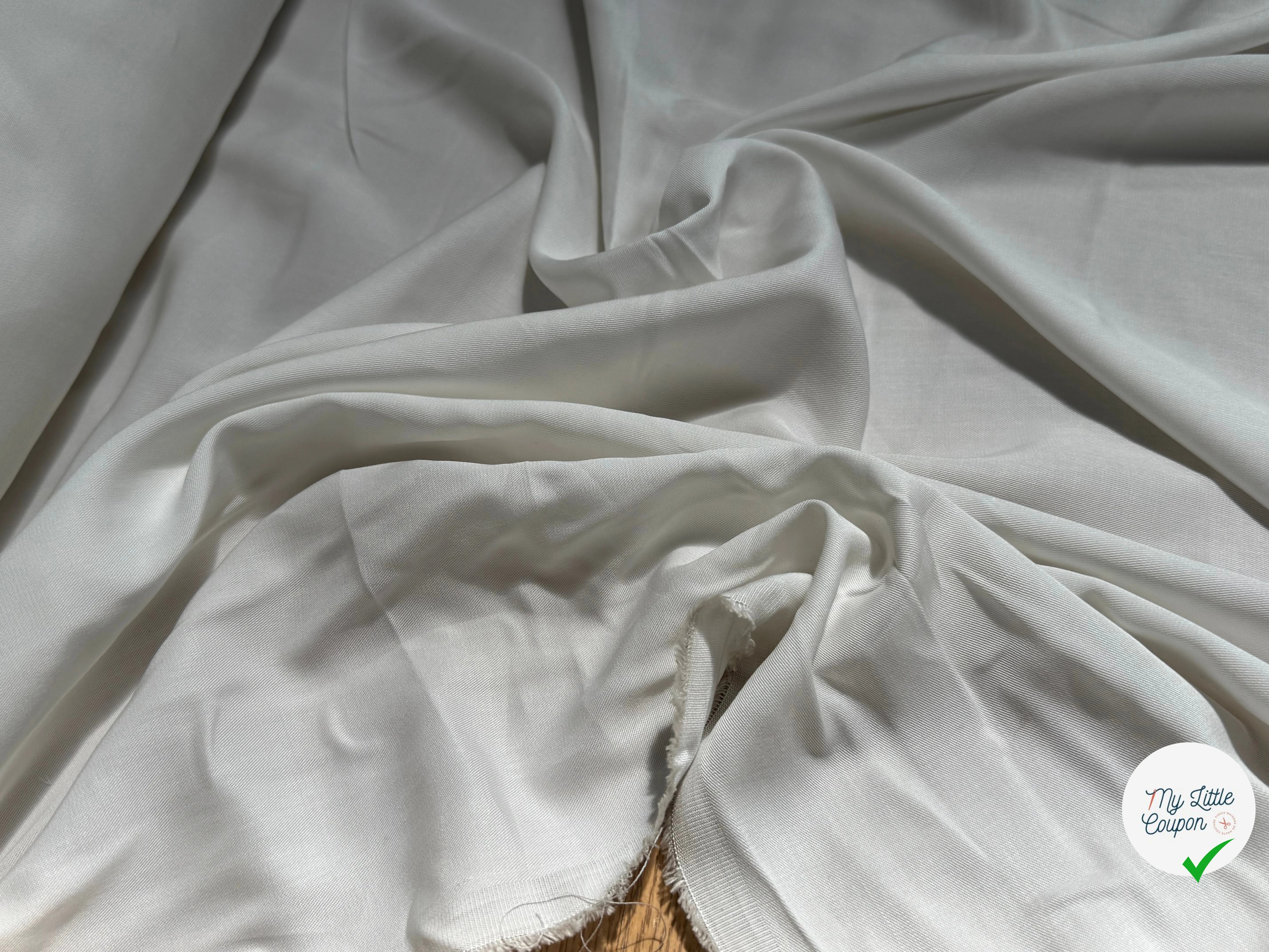 SERGÉ VISCOSE BEAU TOMBÉ BLANC CASSÉ - My Little Coupon
