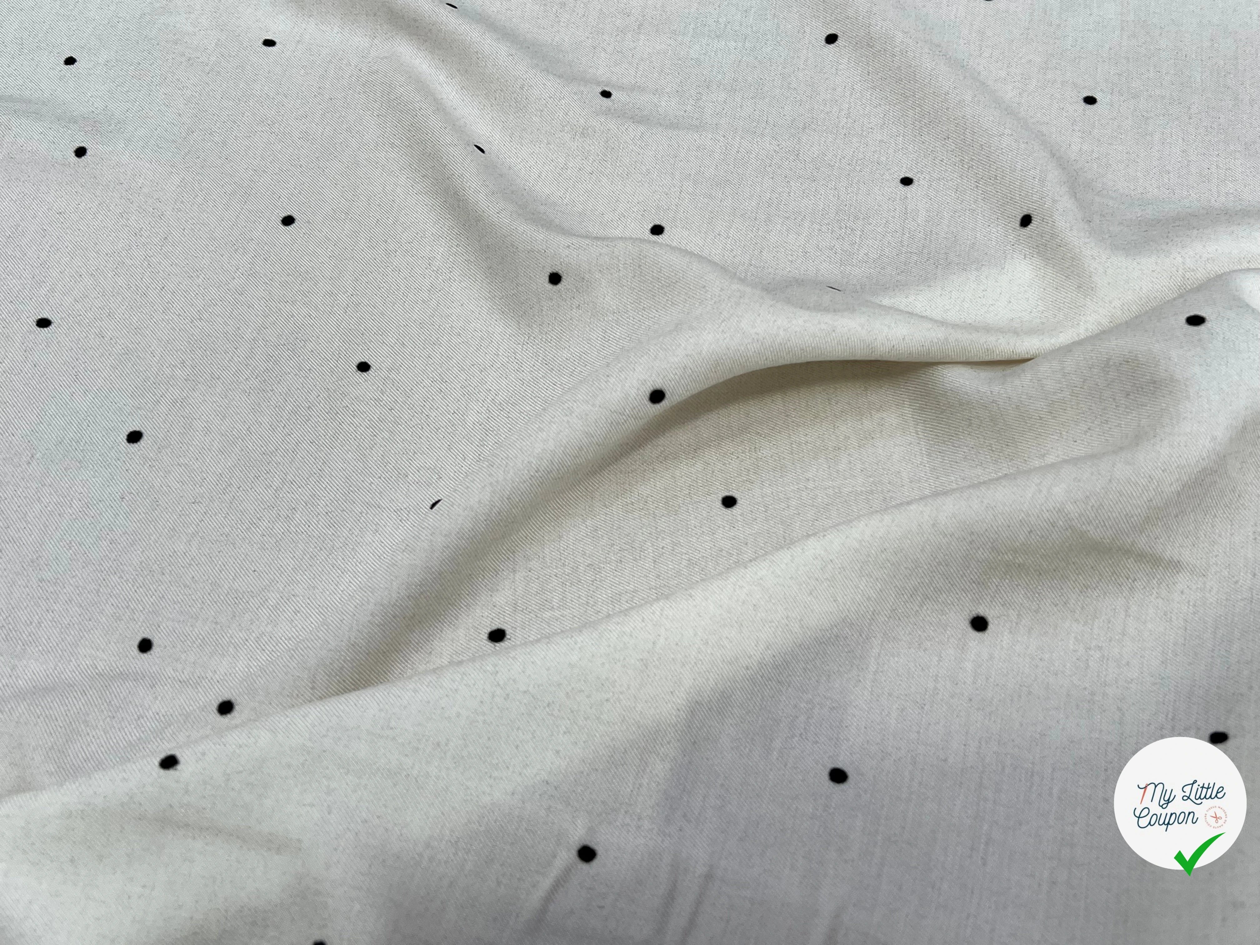 SERGÉ VISCOSE DUVETEUSE BLANC CASSÉ FLUIDE POIS NOIR - My Little Coupon