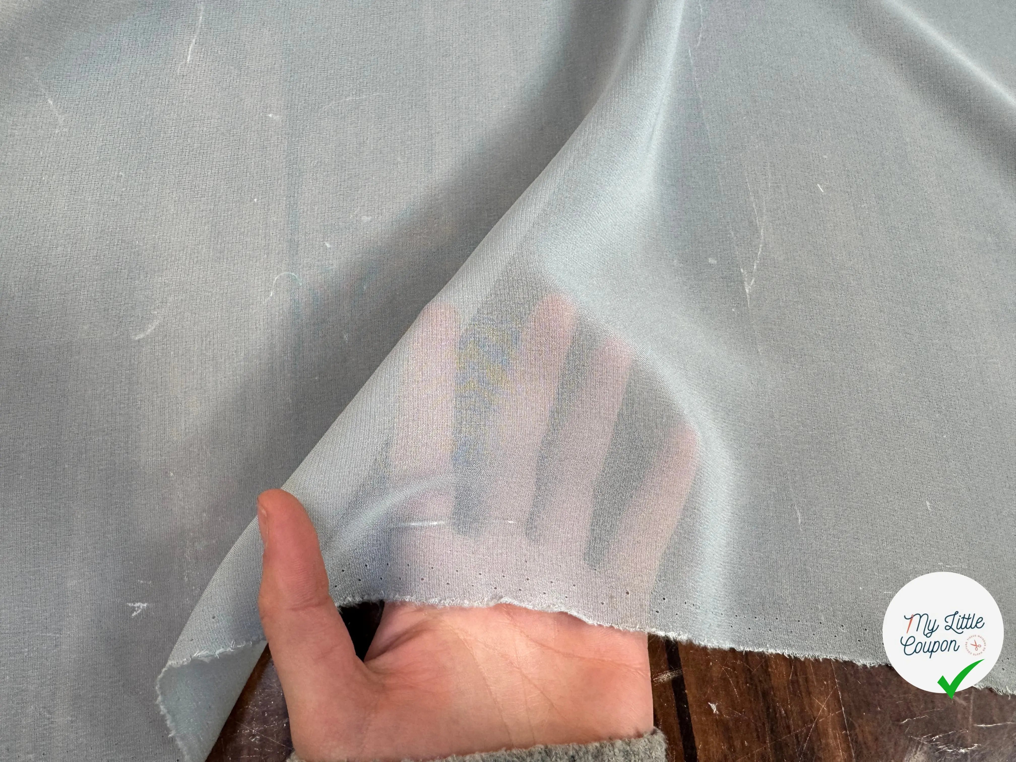 SILK MIX GEORGETTE, Softy blue, 20% soie - My Little Coupon