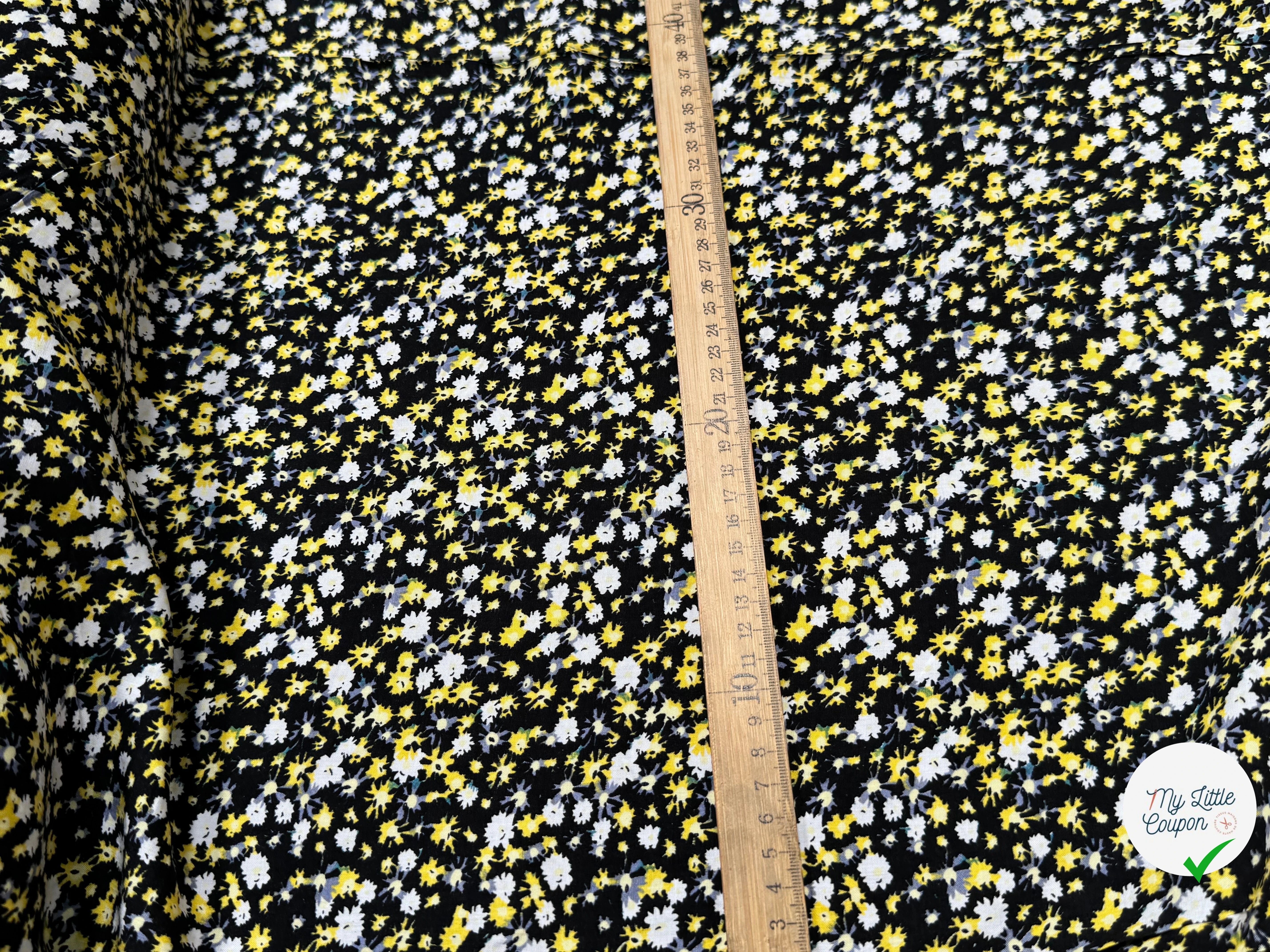 TISSU 100% VISCOSE IMPRIMÉ ARTIFICES FOND NOIR - My Little Coupon
