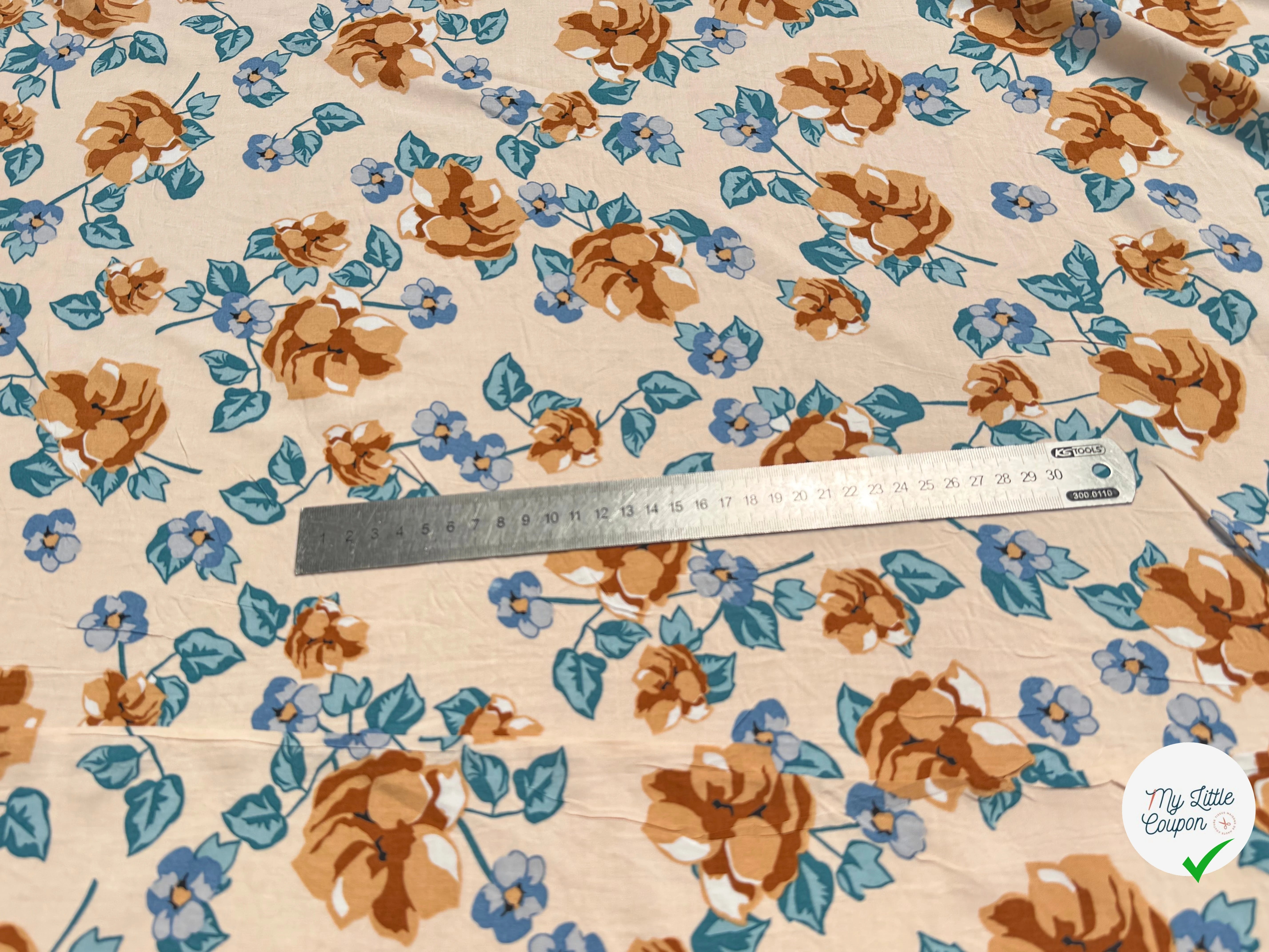 TISSU 100% VISCOSE IMPRIMÉ BRANCHES À FLEURS FOND CREME - My Little Coupon