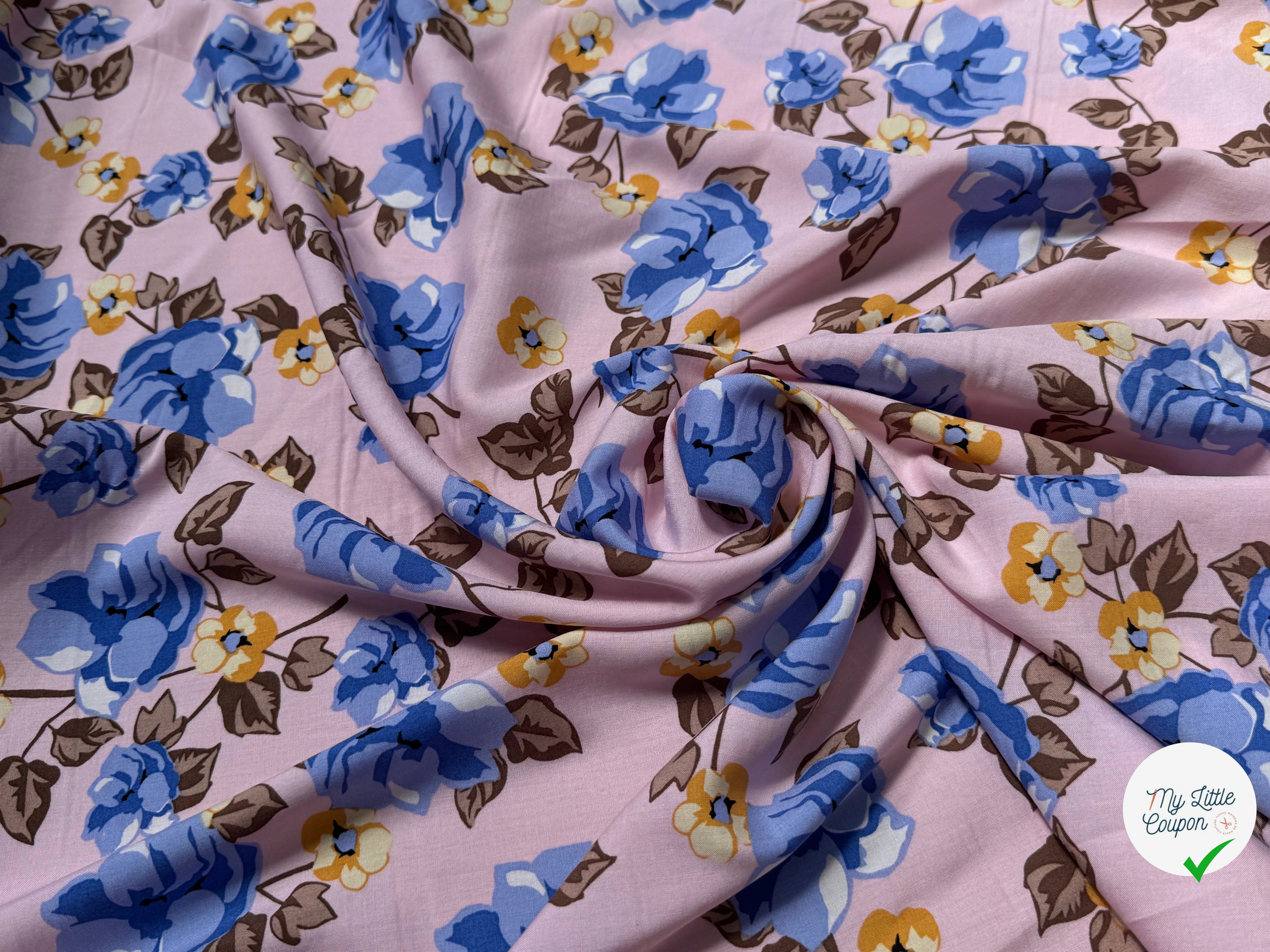 TISSU 100% VISCOSE IMPRIMÉ BRANCHES À FLEURS FOND ROSE - My Little Coupon