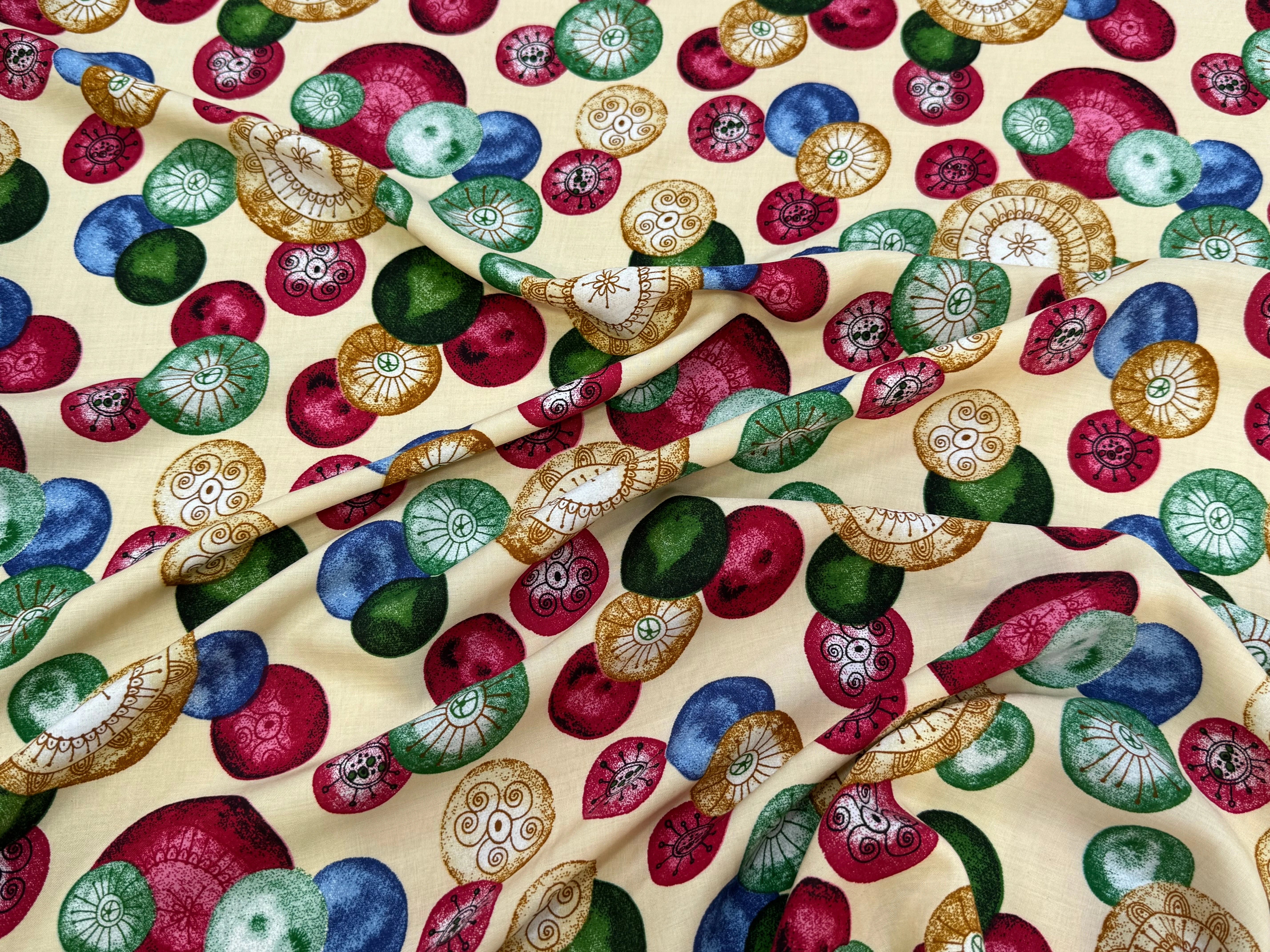 TISSU 100% VISCOSE IMPRIMÉ FOND CREME MOTIFS CIRCULAIRES - My Little Coupon