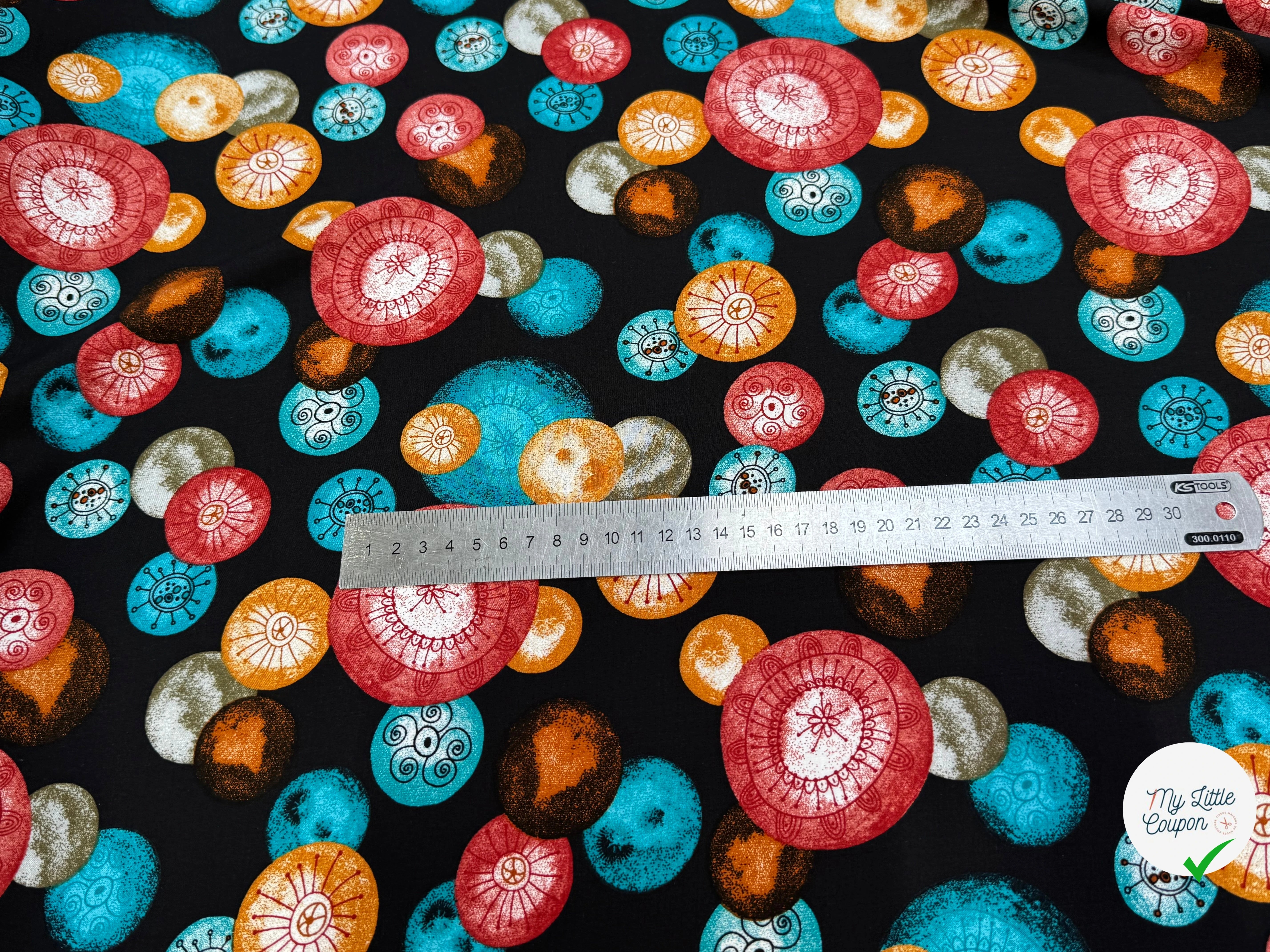 TISSU 100% VISCOSE IMPRIMÉ FOND NOIR MOTIFS CIRCULAIRES - My Little Coupon