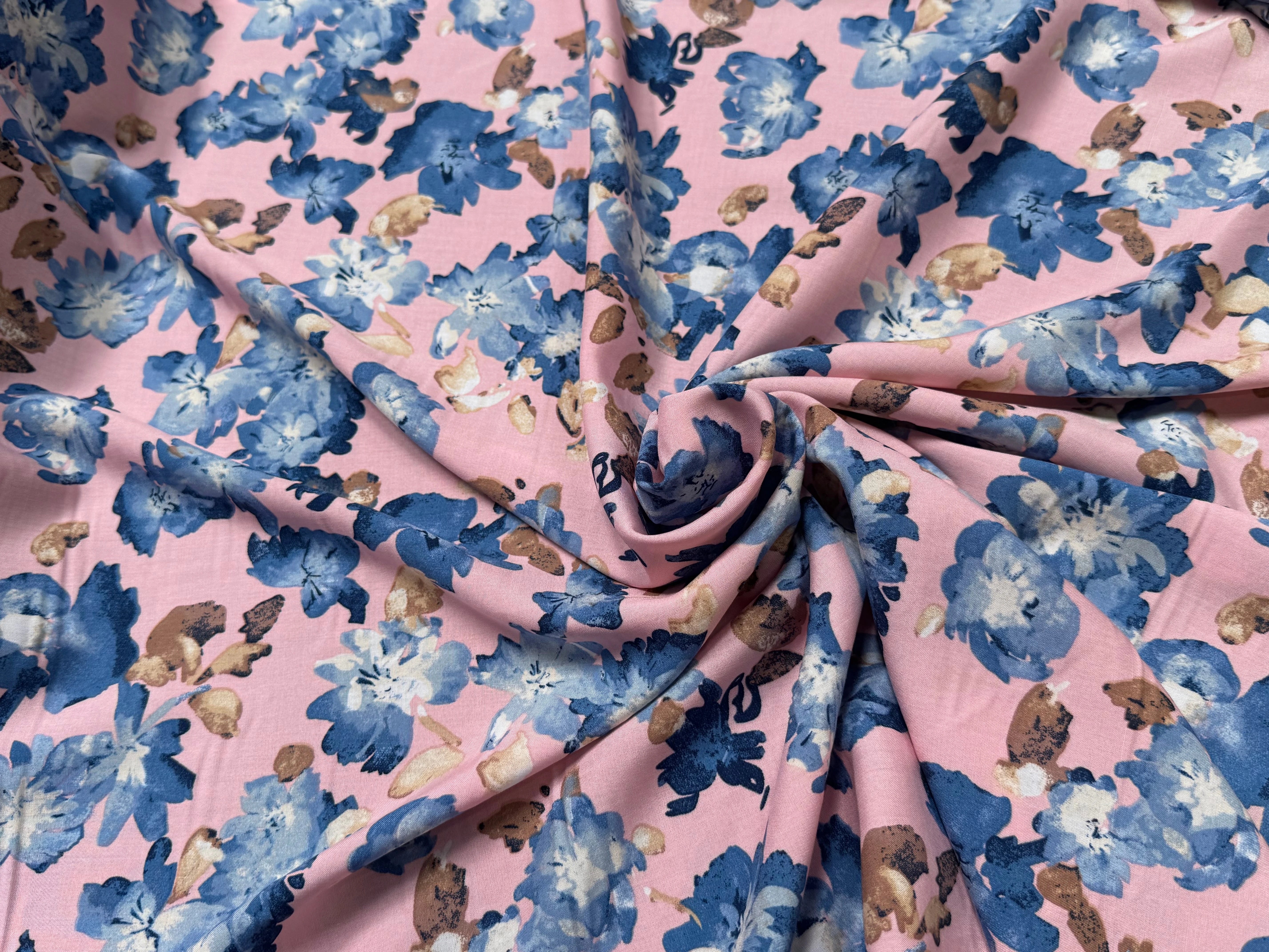 TISSU 100% VISCOSE IMPRIMÉ GROSSES BASES DE FLEURS FOND ROSE - My Little Coupon