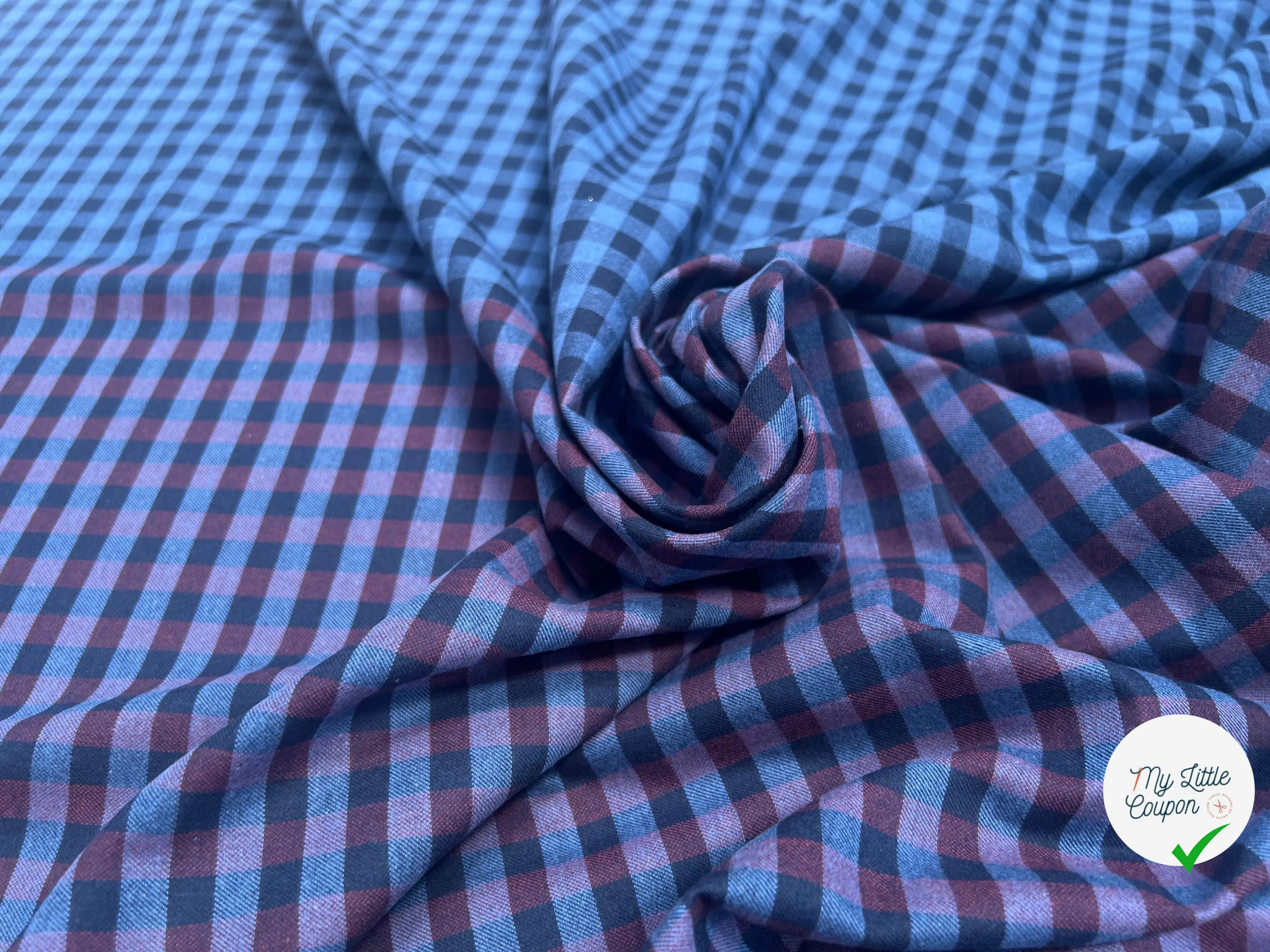 TISSU COTON TRAPPEUR BICOLORE À PETITS CARREAUX BLEU NAVY ET ROUGE - My Little Coupon