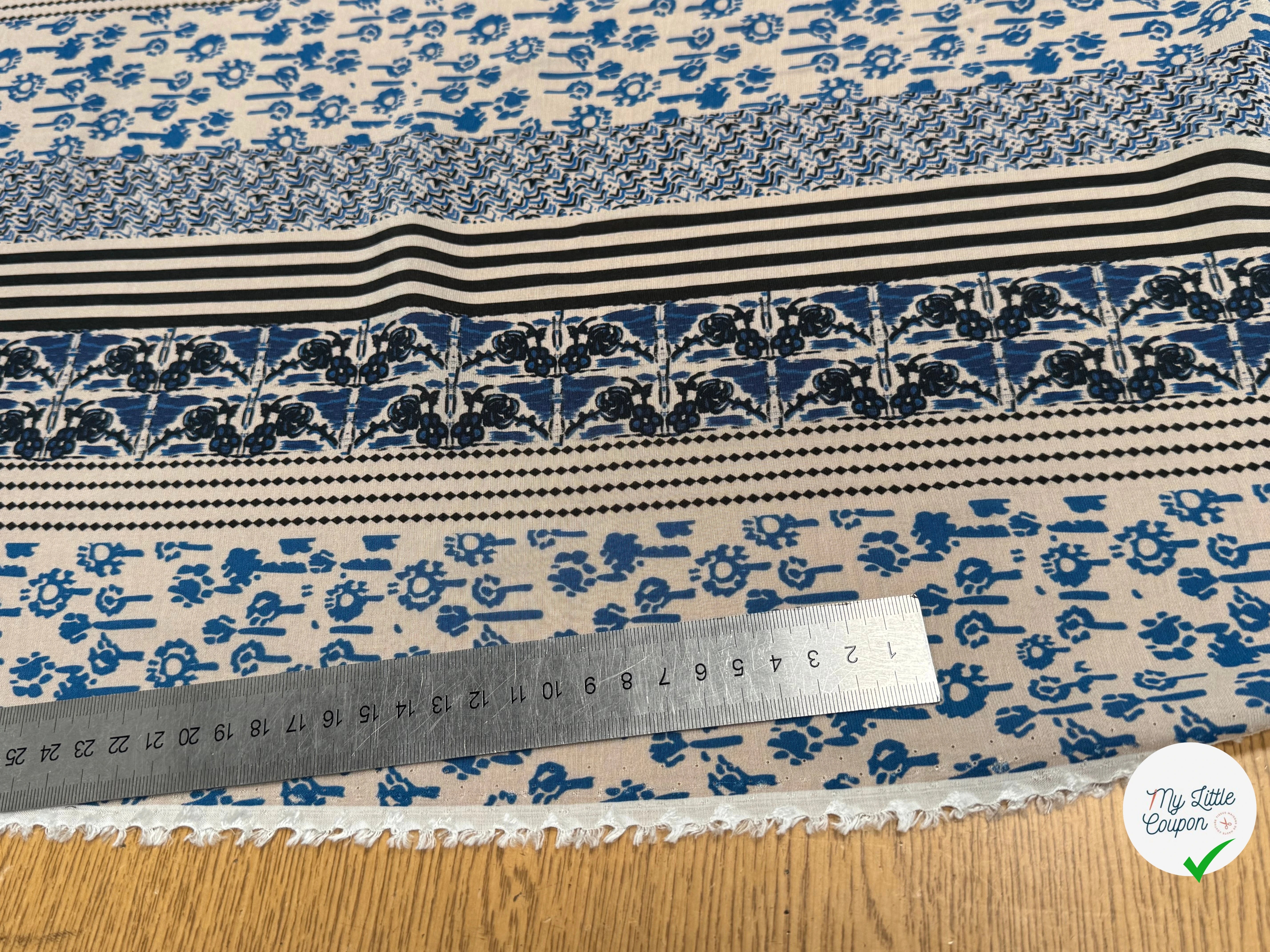 TISSU CRÊPE DE VISCOSE ÉCRU IMPRIMÉ POIS ET RAYURES BLEU TANGO QUEDUBLEU - My Little Coupon