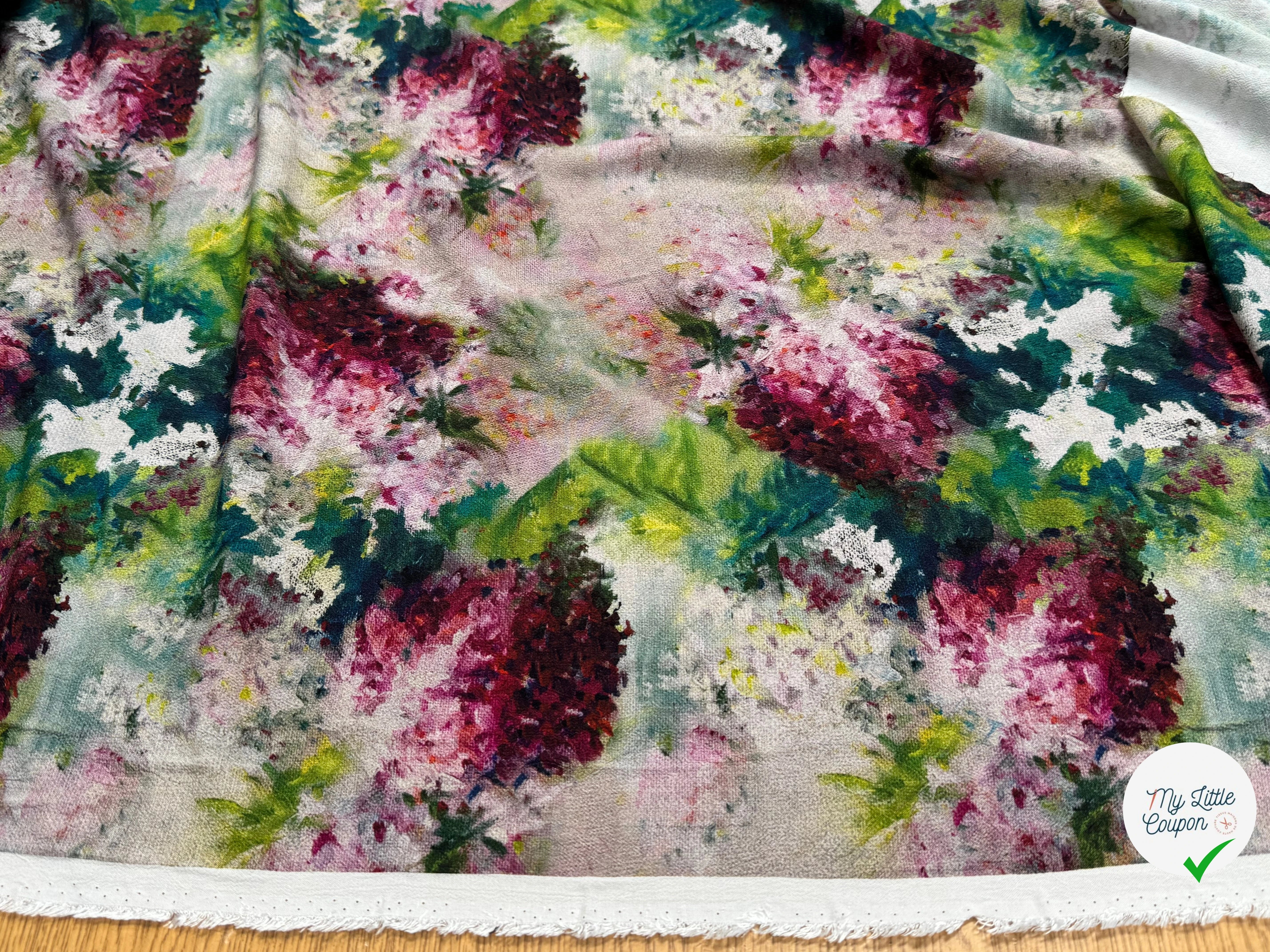 TISSU CRÊPE DE VISCOSE FLUIDE IMPRIMÉ FLORAL CANDY HORTENSIA - My Little Coupon