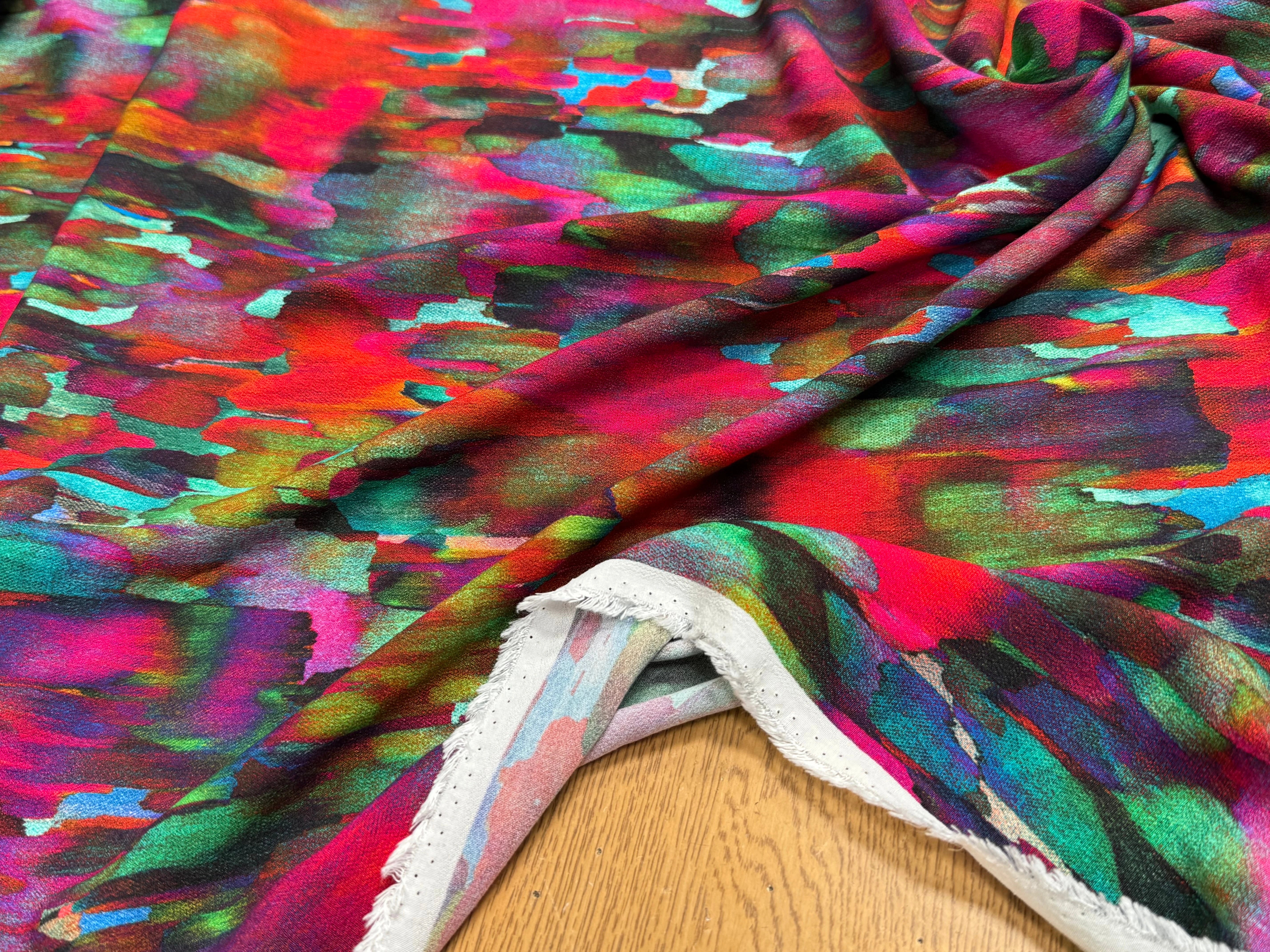 TISSU CRÊPE DE VISCOSE FLUIDE IMPRIMÉ PEINTURE MULTICOLORE CANDY PIGMENT - My Little Coupon