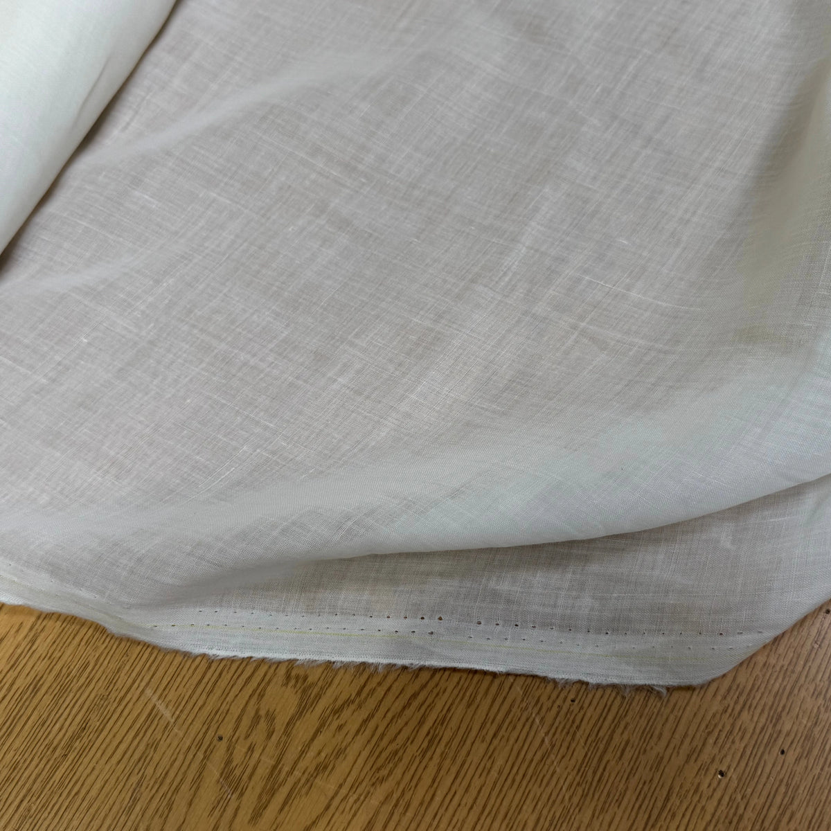 TISSU LIN VISCOSE LEGER BLANC CASSÉ - My Little Coupon