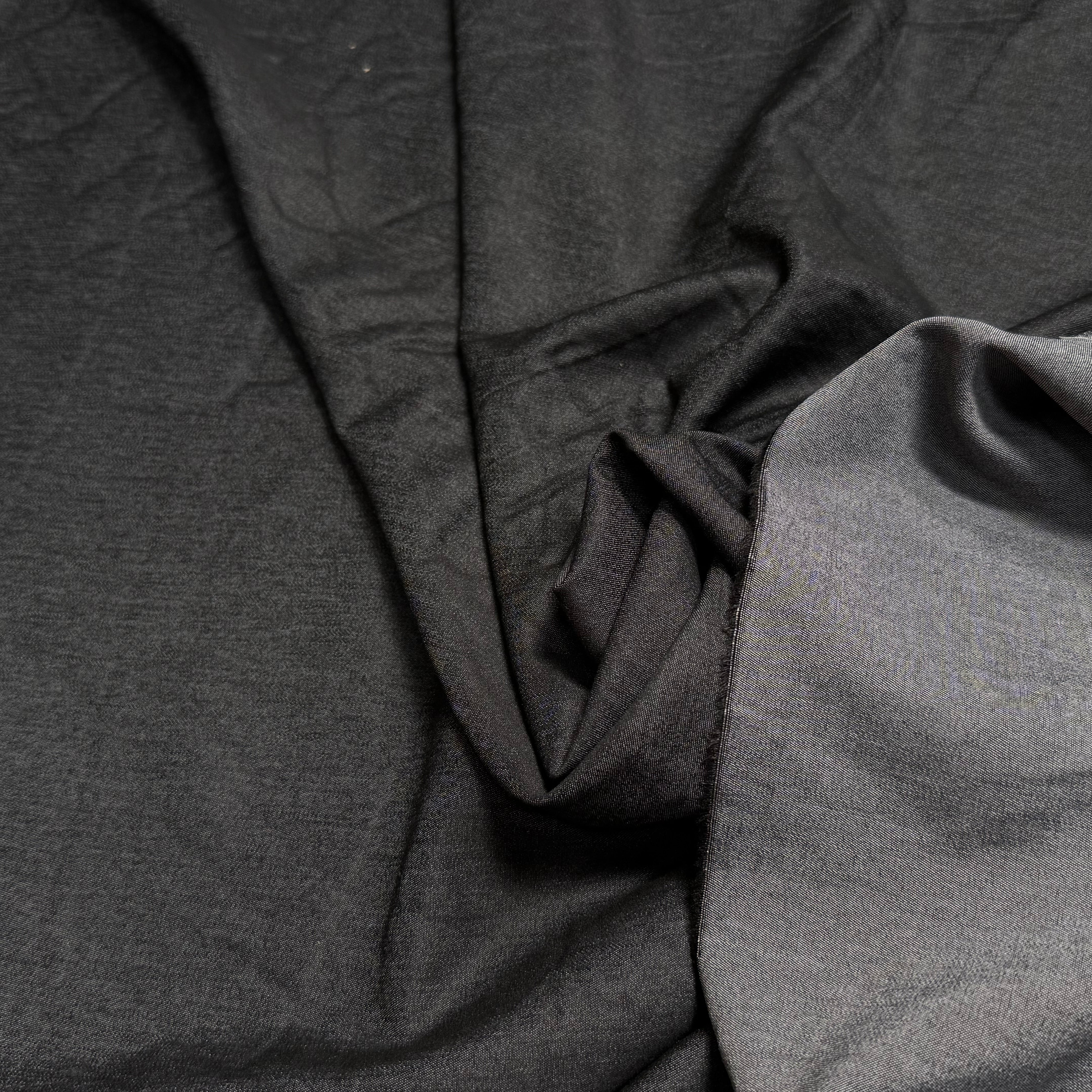TISSU POLYVISCOSE FLUIDE SATINÉ GRIS ESPRIT DENIM - My Little Coupon