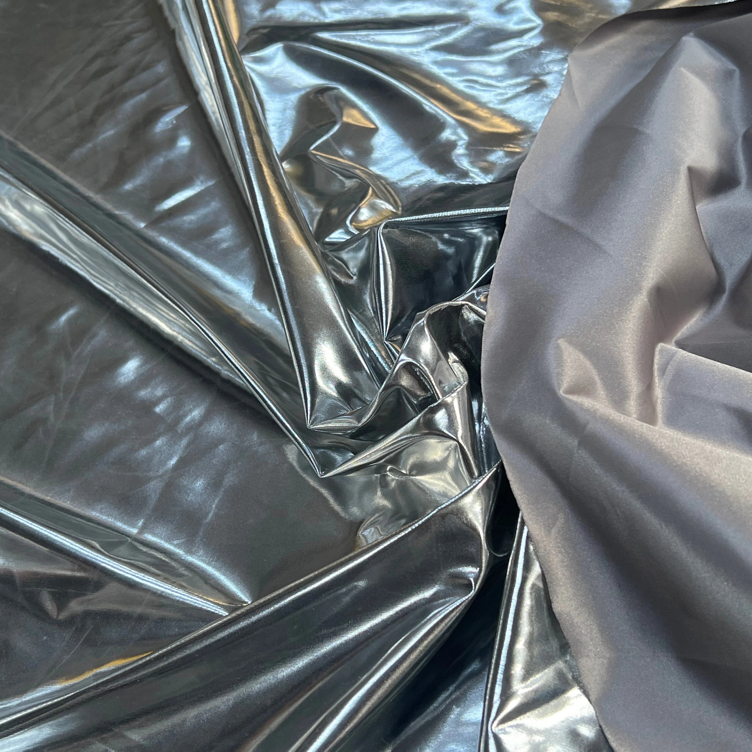 TISSU TECHNIQUE SATIN ARGENTÉ LÉGEREMENT STRETCH - My Little Coupon