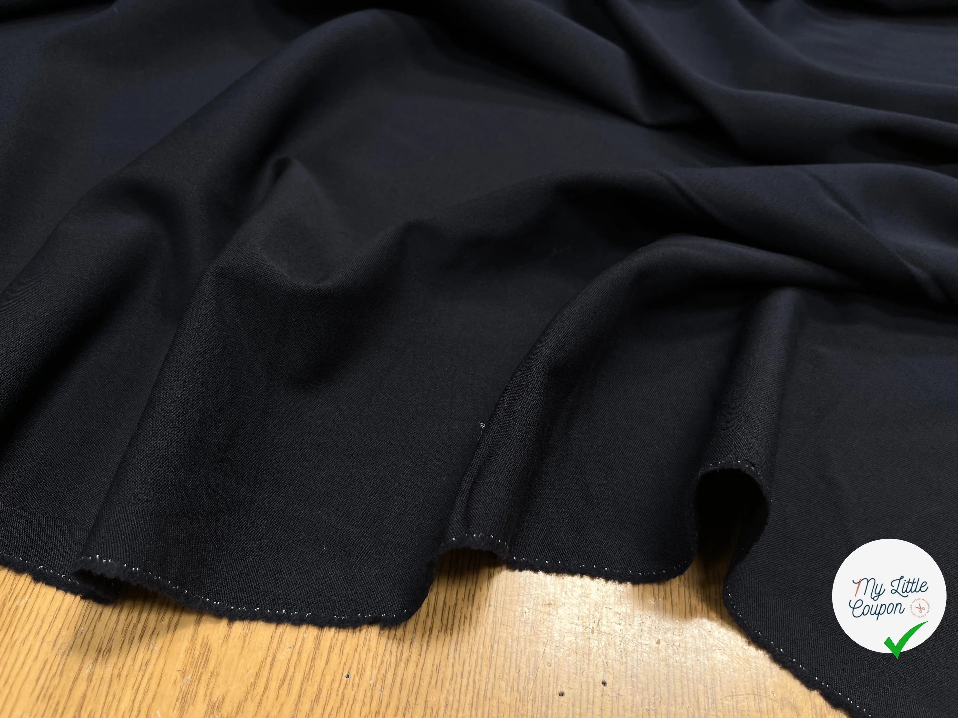 TOILE DE LAINE TEXTURÉ SOUPLE (BLEU MARINE) - My Little Coupon