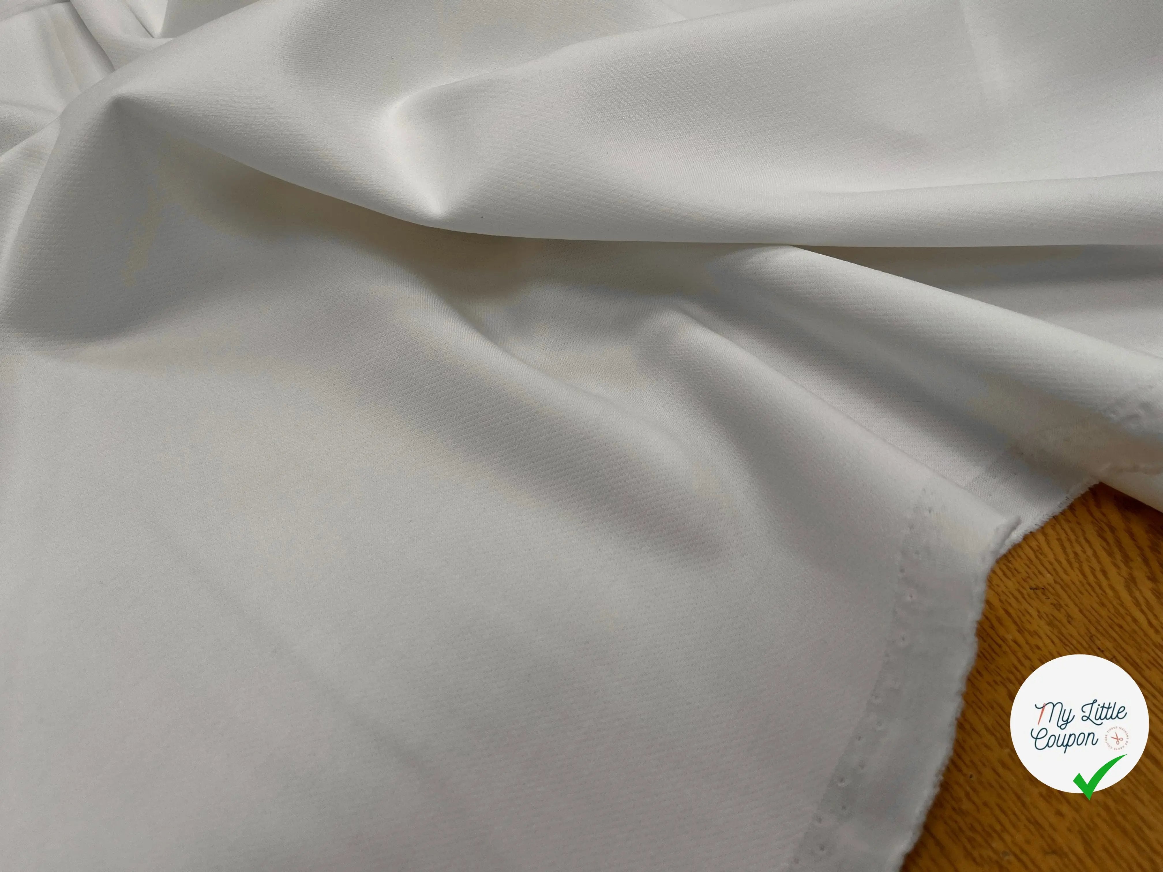 TOILE OWENS COUTURE FLUIDE STRETCH POLYVISCOSE BLANC CASSÉ - My Little Coupon