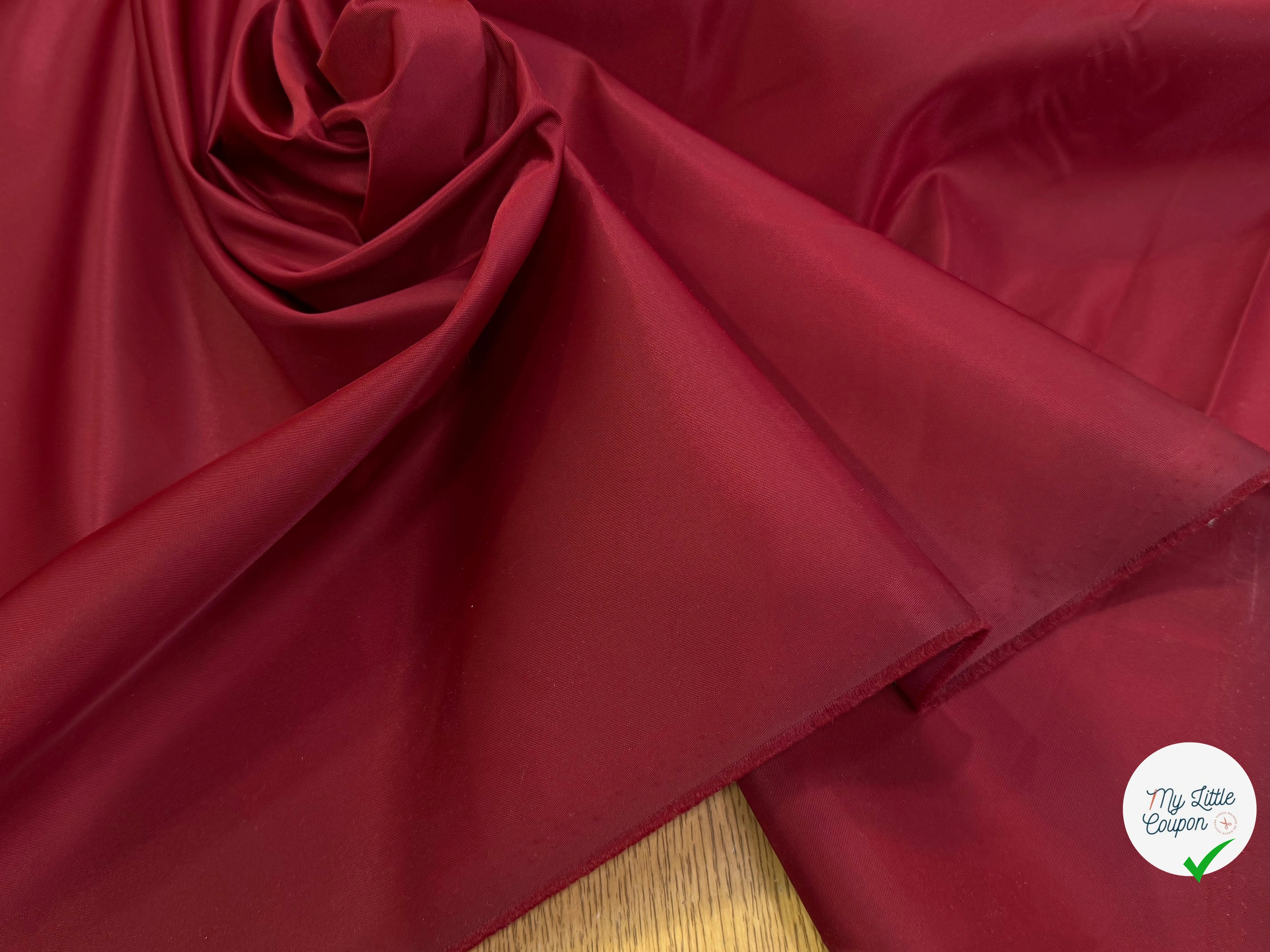 TOILE SATIN LOURDE CRAQUANTE ROUGE BORDEAUX - My Little Coupon