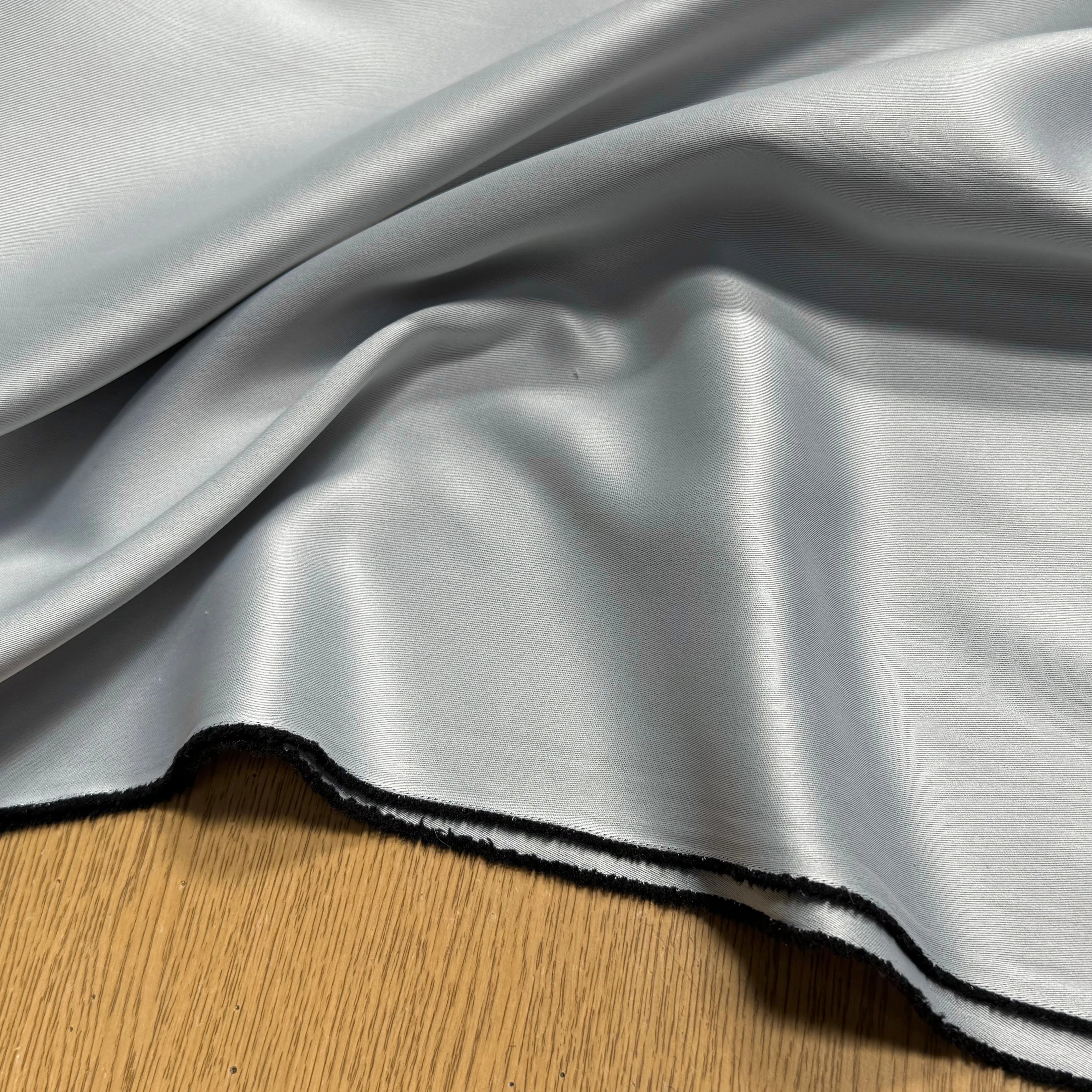 TOILE TECHNIQUE POLYAMIDE GRANDE LAIZE GRIS D'ACIER SOUPLE ASPECT PEACHSKIN - My Little Coupon