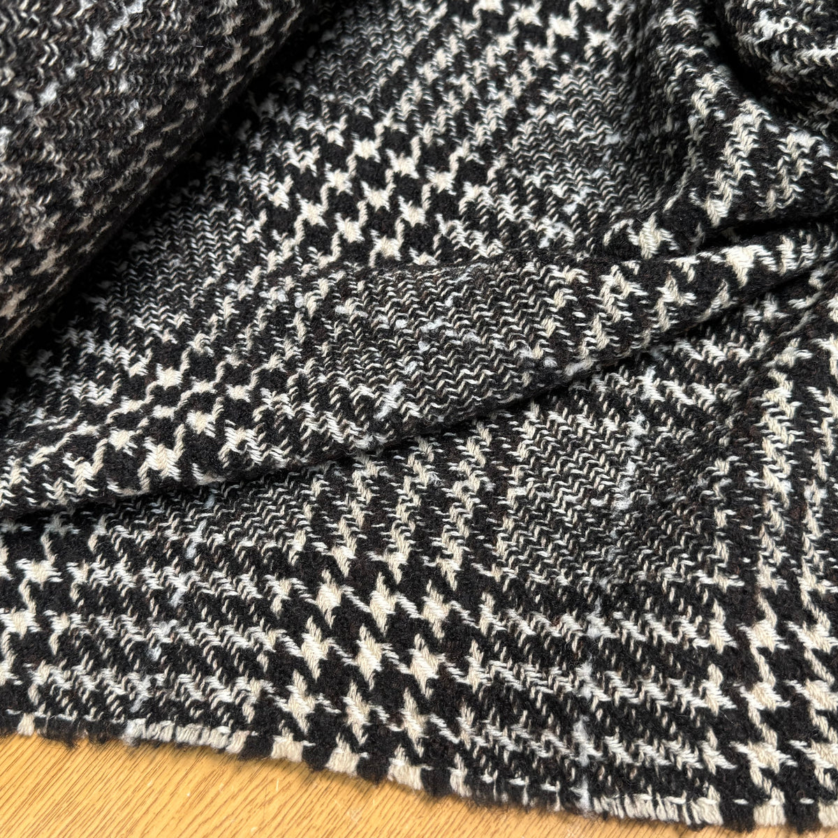 TWEED BLOUCLETTE TEXQUEBEC 25% LAINE NOIRBLANC PIED DE COQ - My Little Coupon