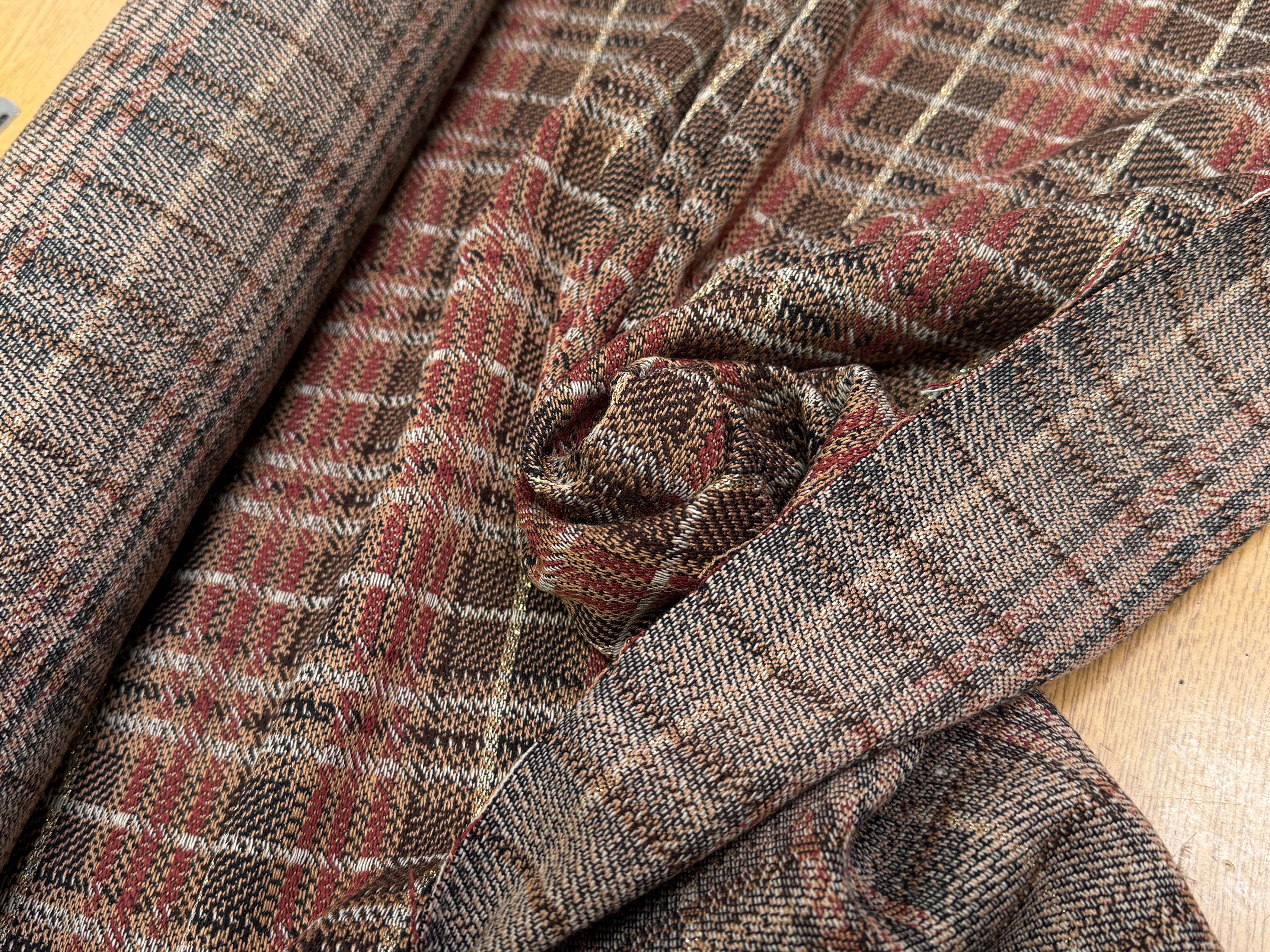 TWEED TRICOTÉ À CARREAUX MARRON ET BEIGE - My Little Coupon