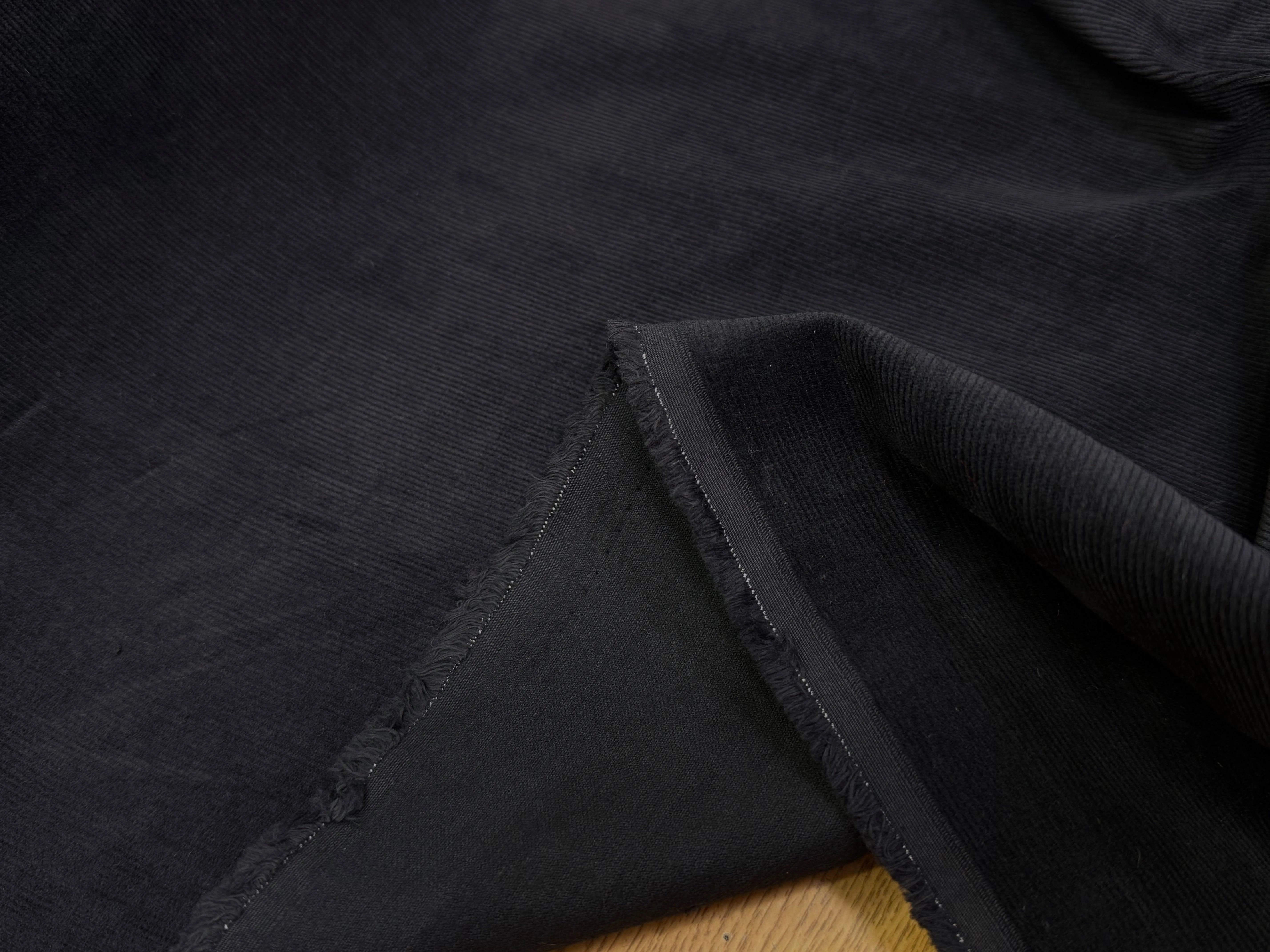 VELOURS 1000 RAIES NOIR - My Little Coupon