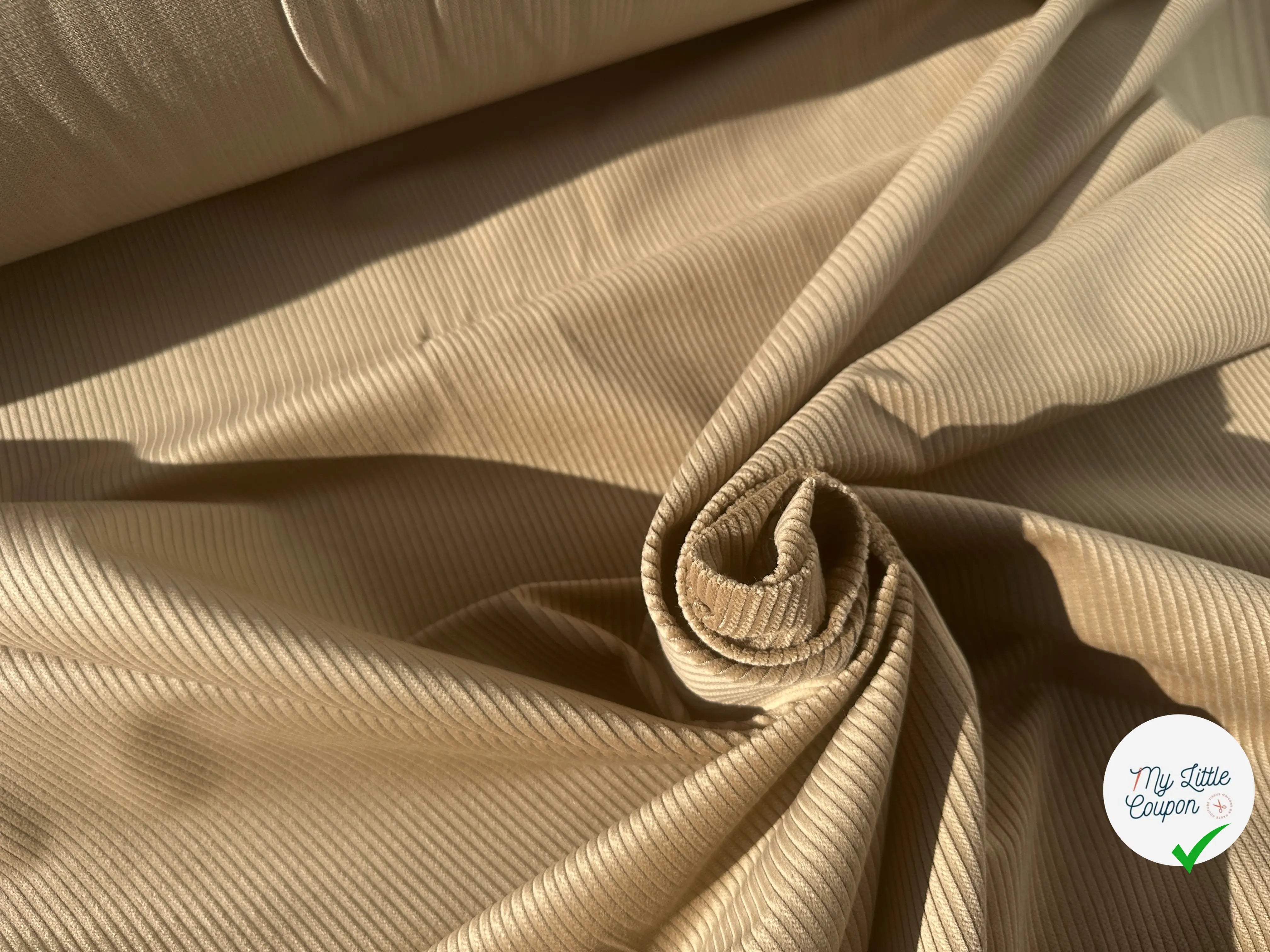 VELOURS CÔTELÉ CHIC BEIGE MOYEN STRETCH - My Little Coupon