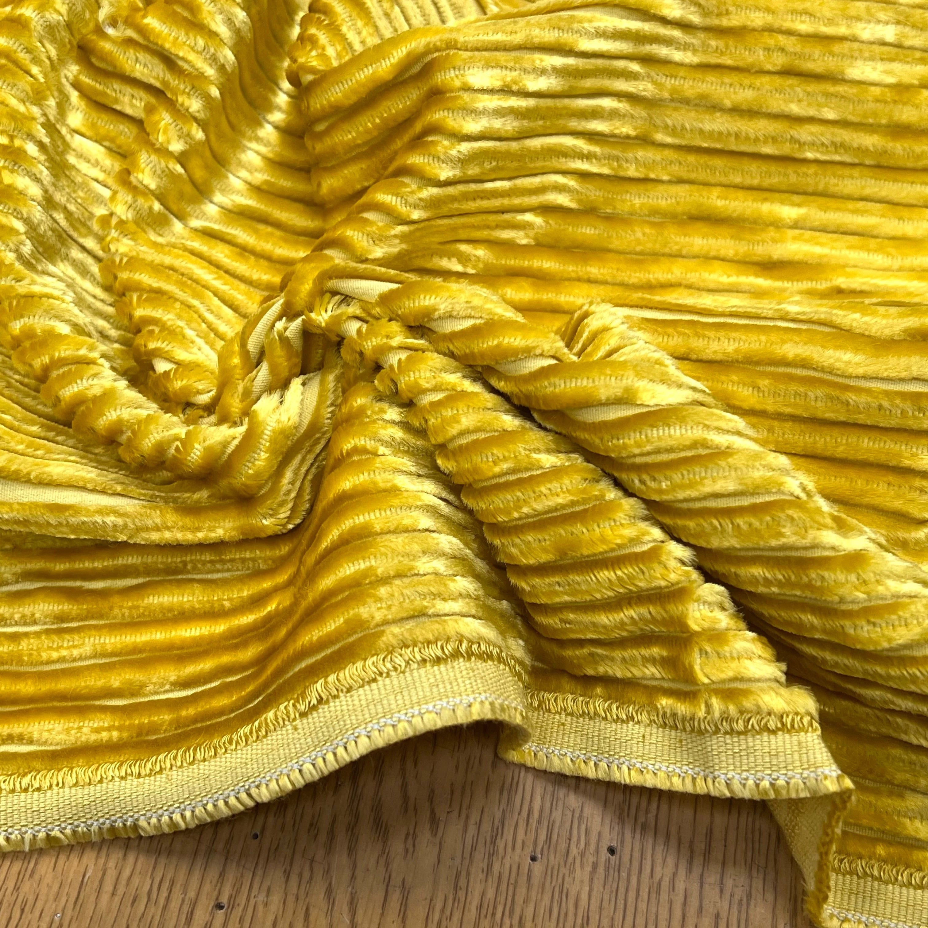 VELOURS PUEBELA JAUNE 130CM - My Little Coupon