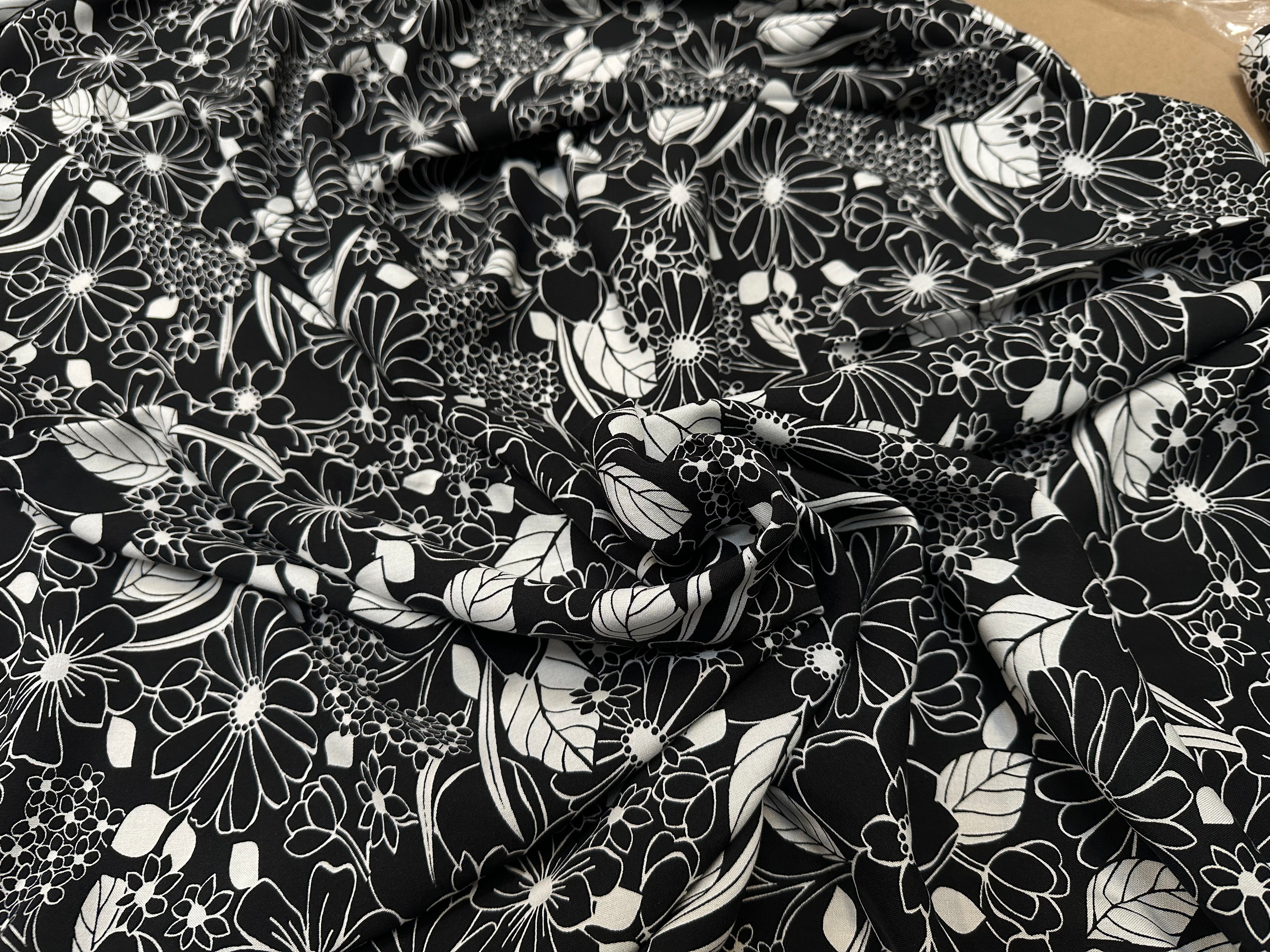 VISCOSE BESTA NOIR / BLANC CASSE 1B D1P 150 - My Little Coupon