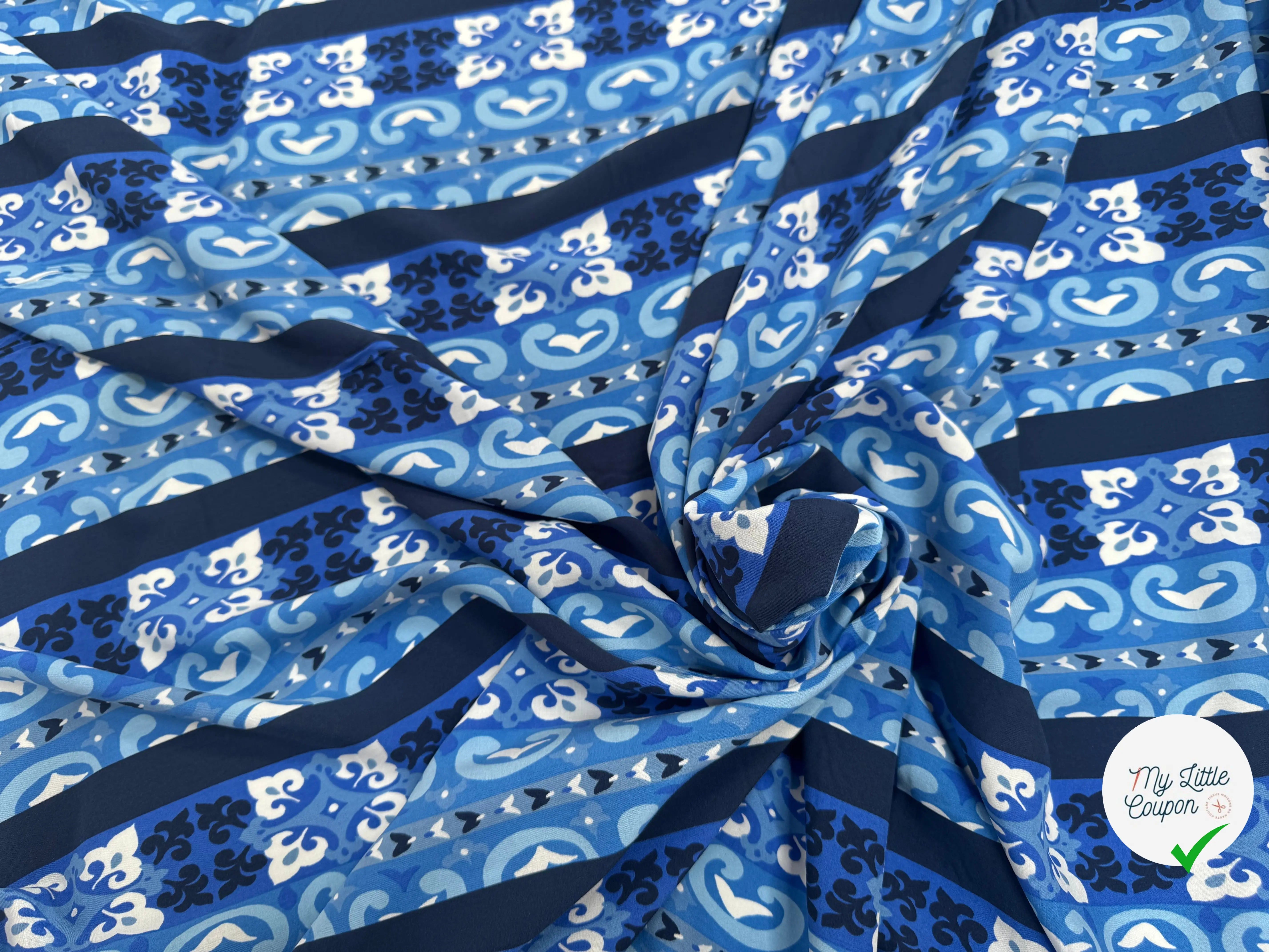VISCOSE DE BLEU LYS ABSTRAIT ET RAYURES - My Little Coupon